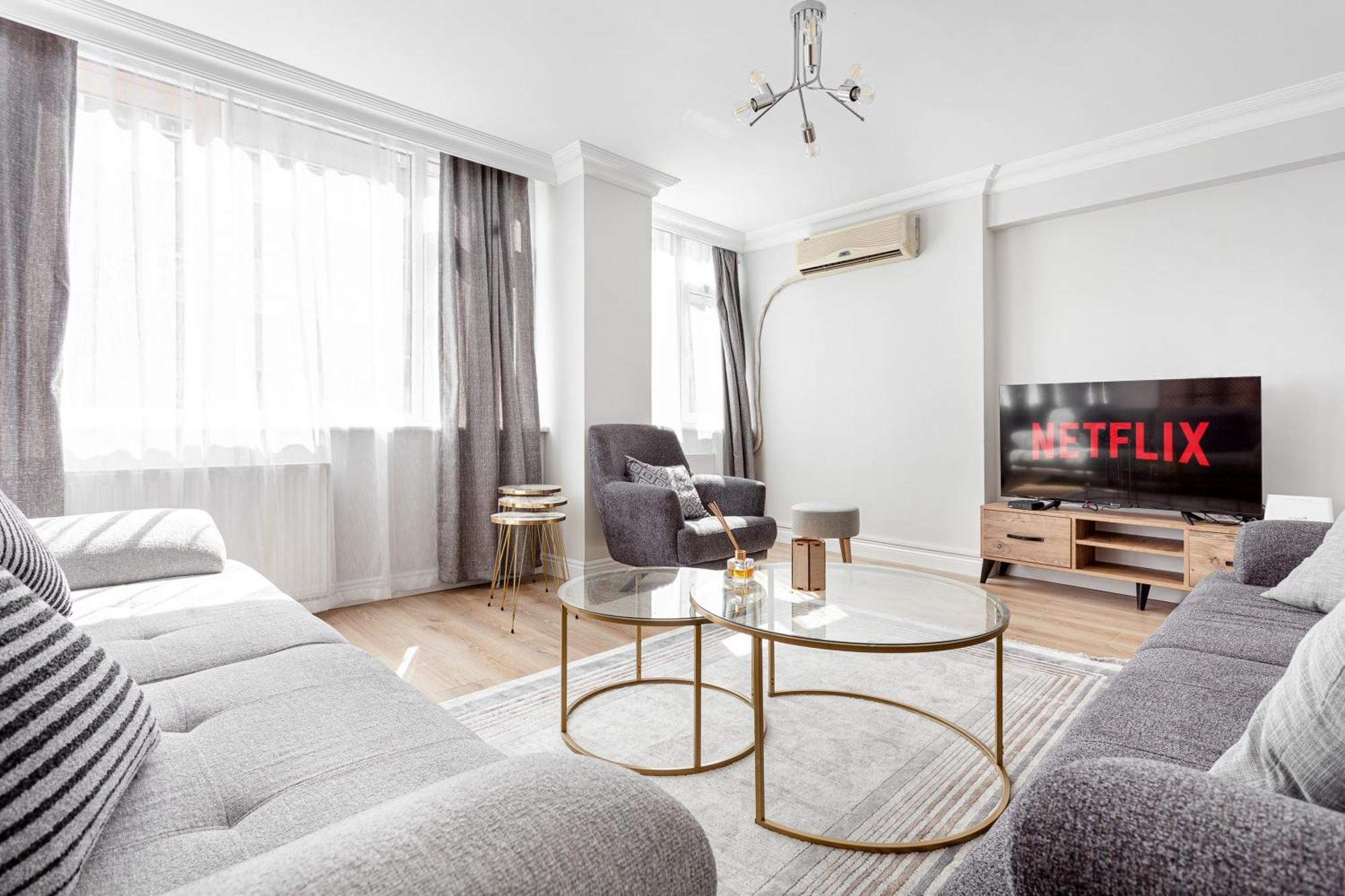 Chic Spacious 4br With Lift On Main Street 2m Metro * Istanbul