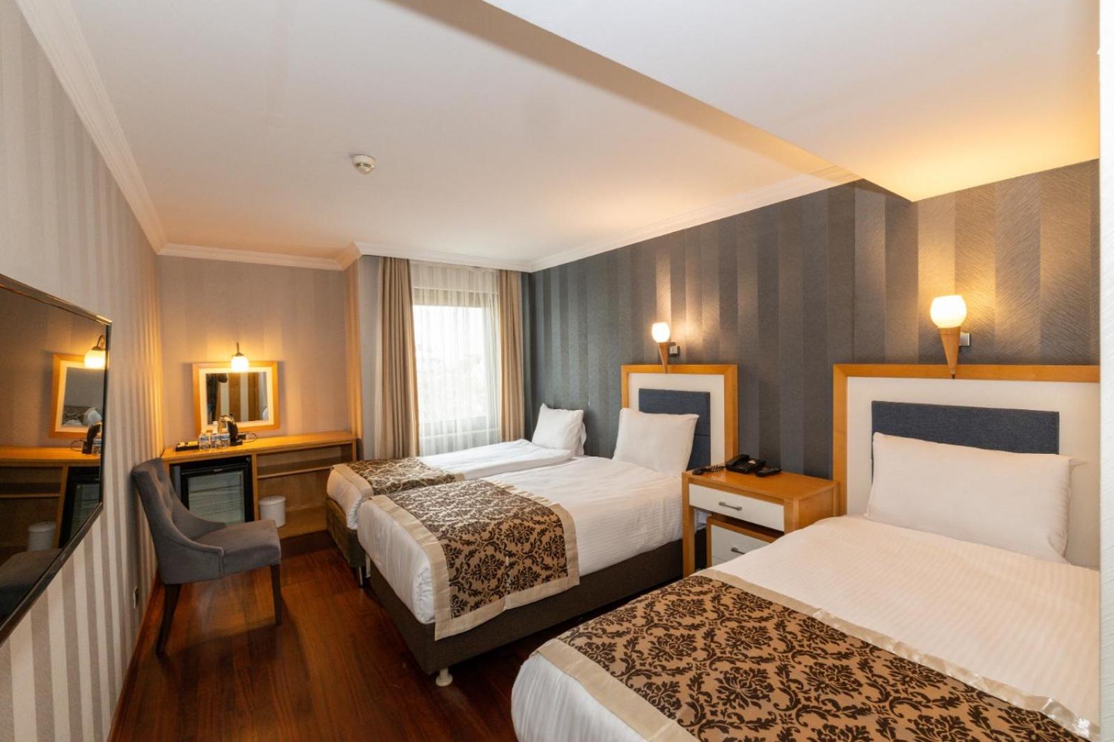 Crestium Prime Square Hotel