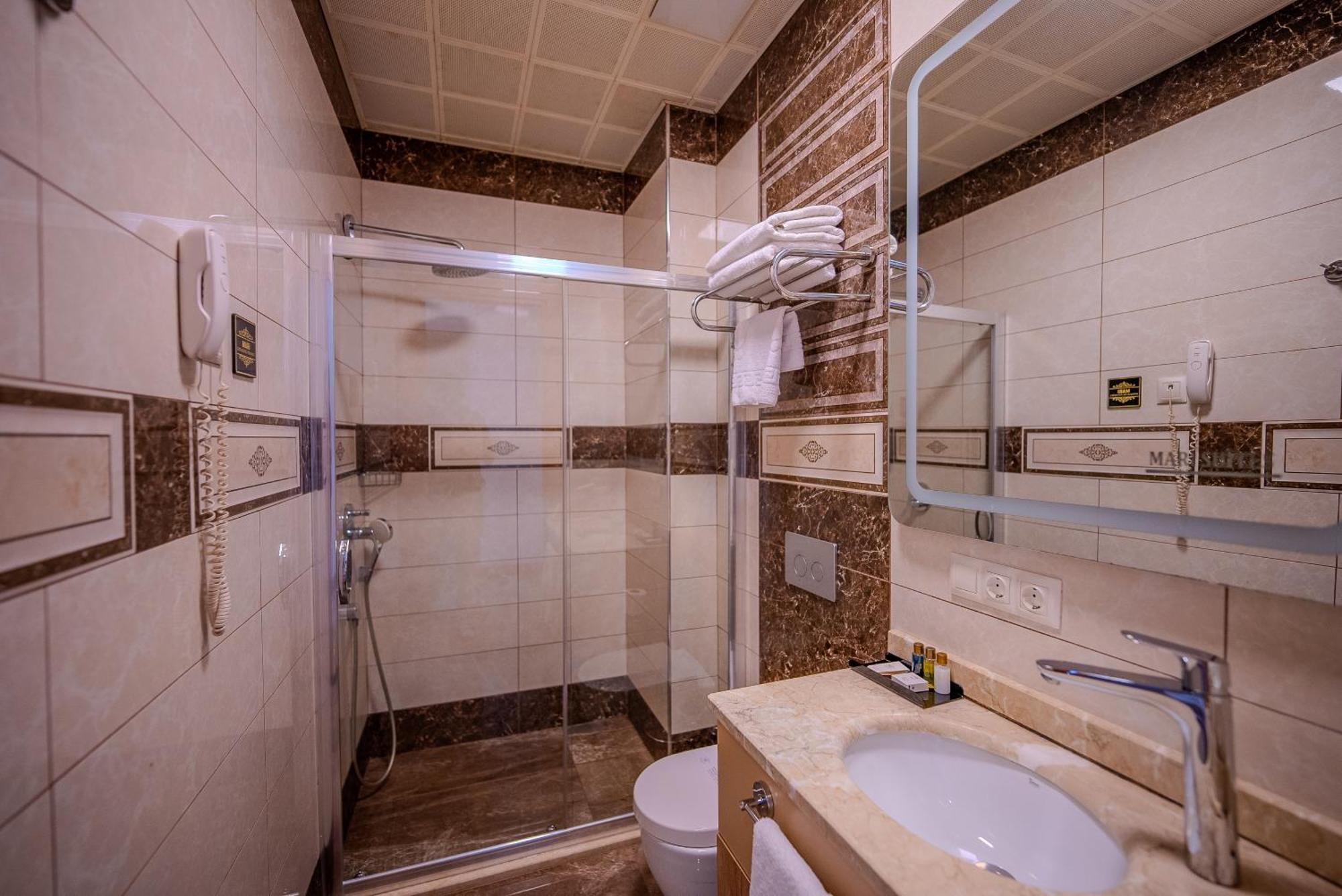Mari Hotel 4*