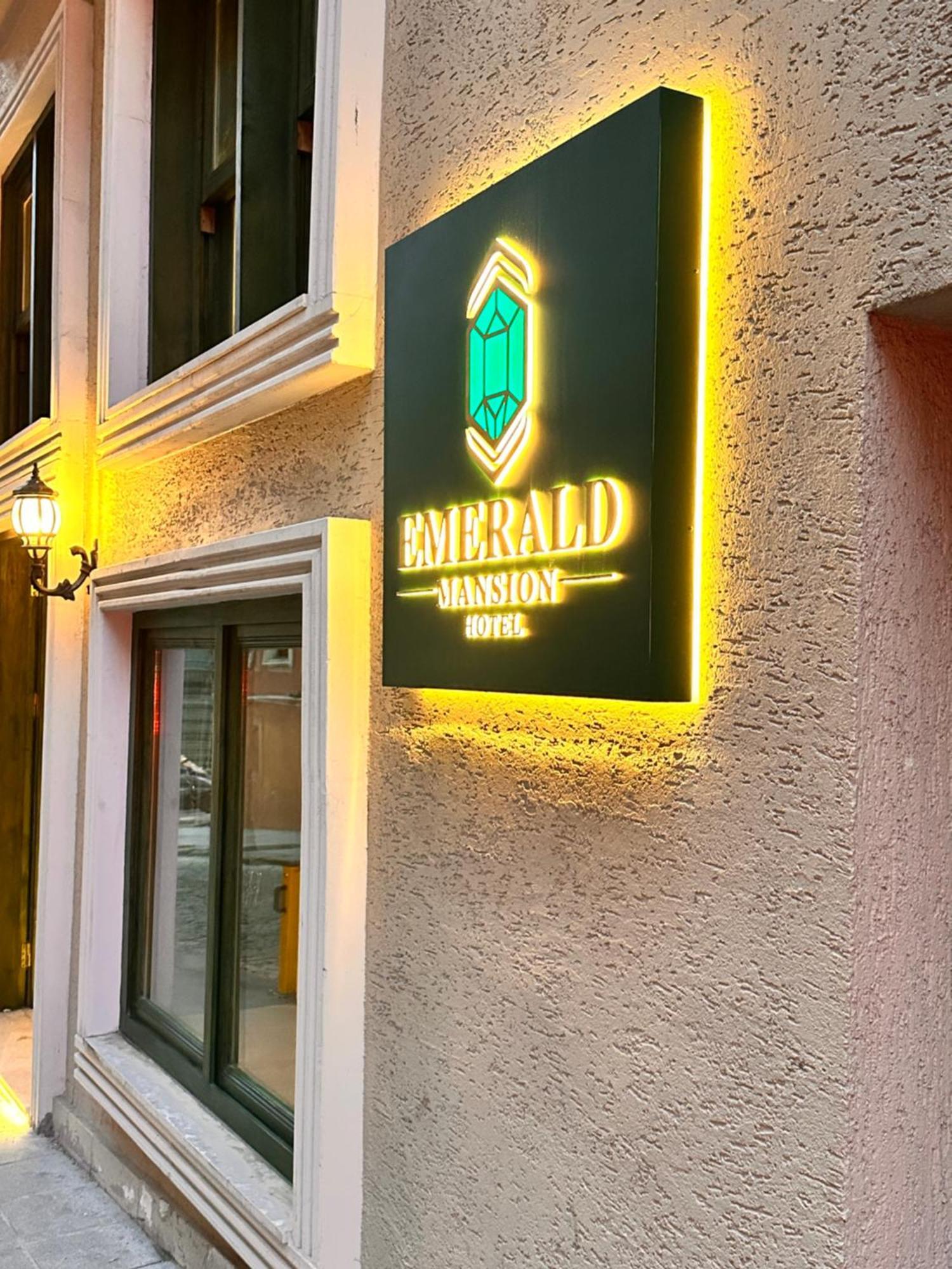 Hotel Emerald Mansion *