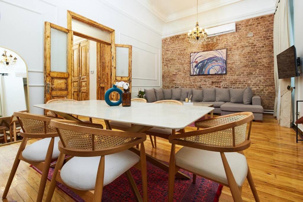 Spacious 3br W Elevator&ac In Taksim Apartment *