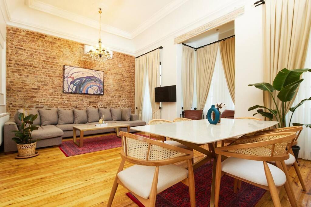 Apartment Spacious 3br W Elevator&ac In Taksim