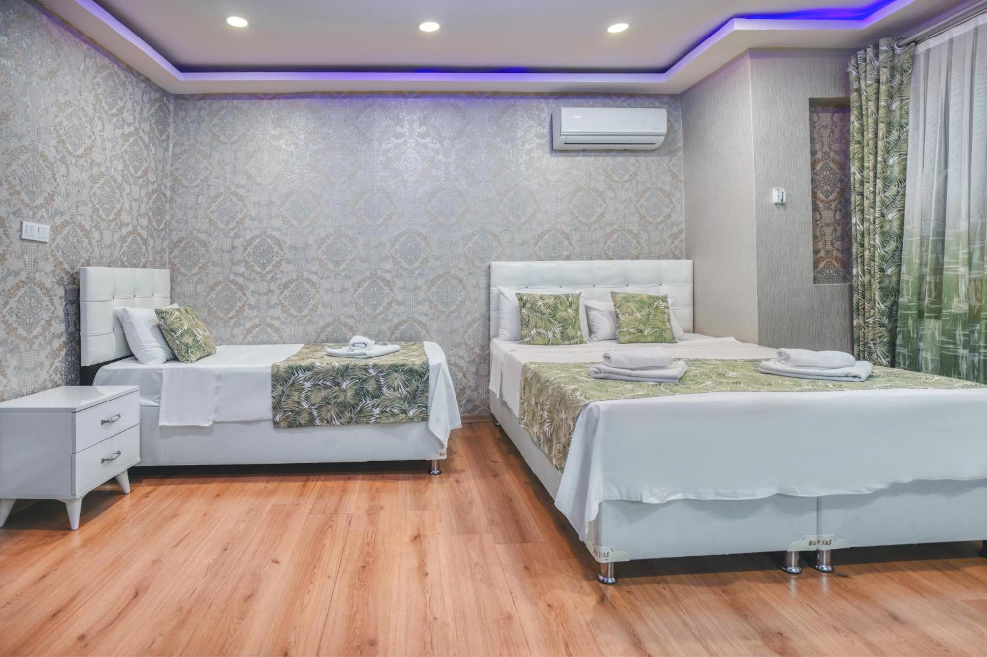 Old Konstantinei Apartment *
