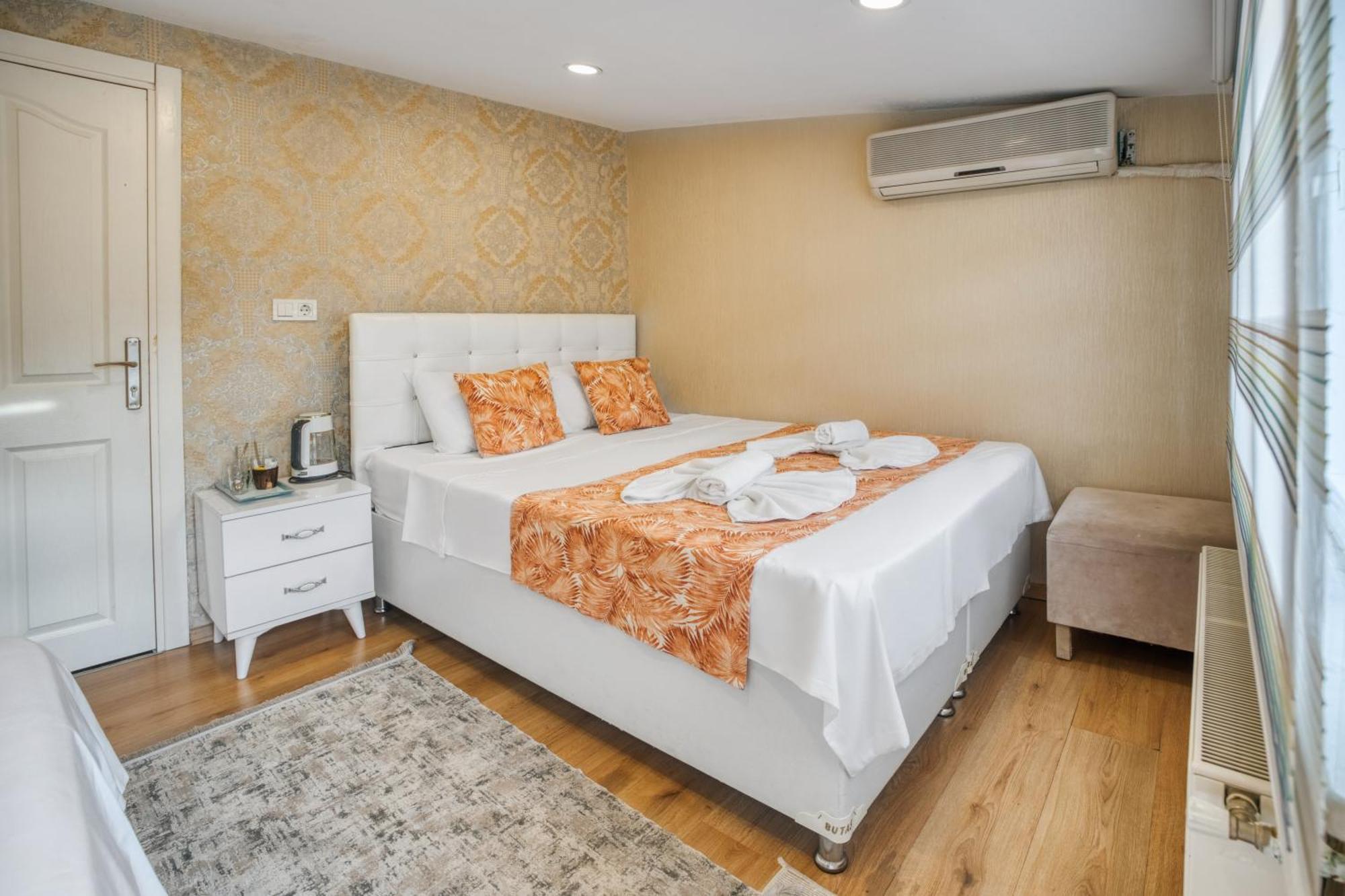 Old Konstantinei Apartment *