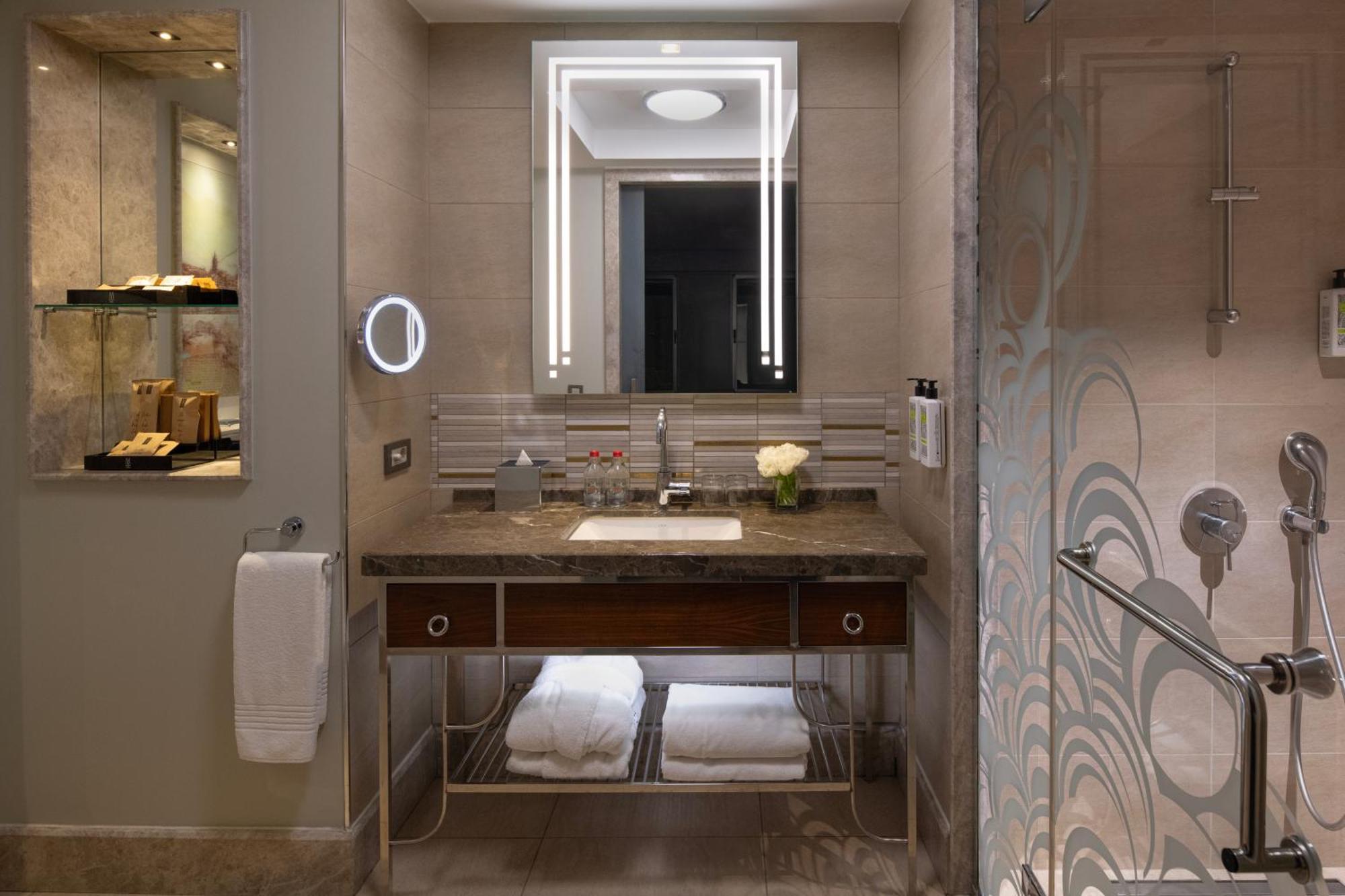 The Artisan Mgallery Hotel