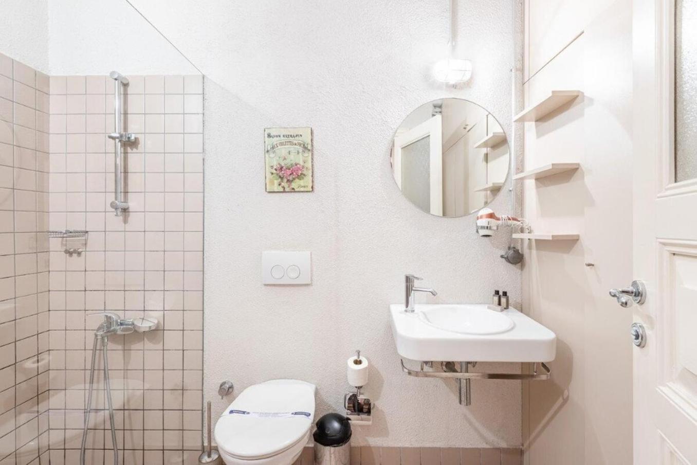 Bright Charming 2bd15bath Galatatower Home! #257 *