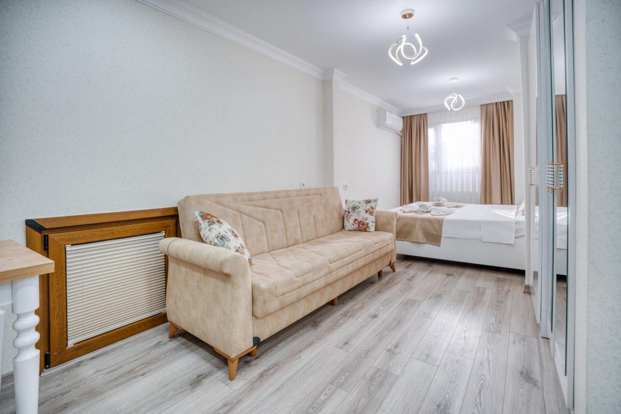 Old Konstantinei Apartment
