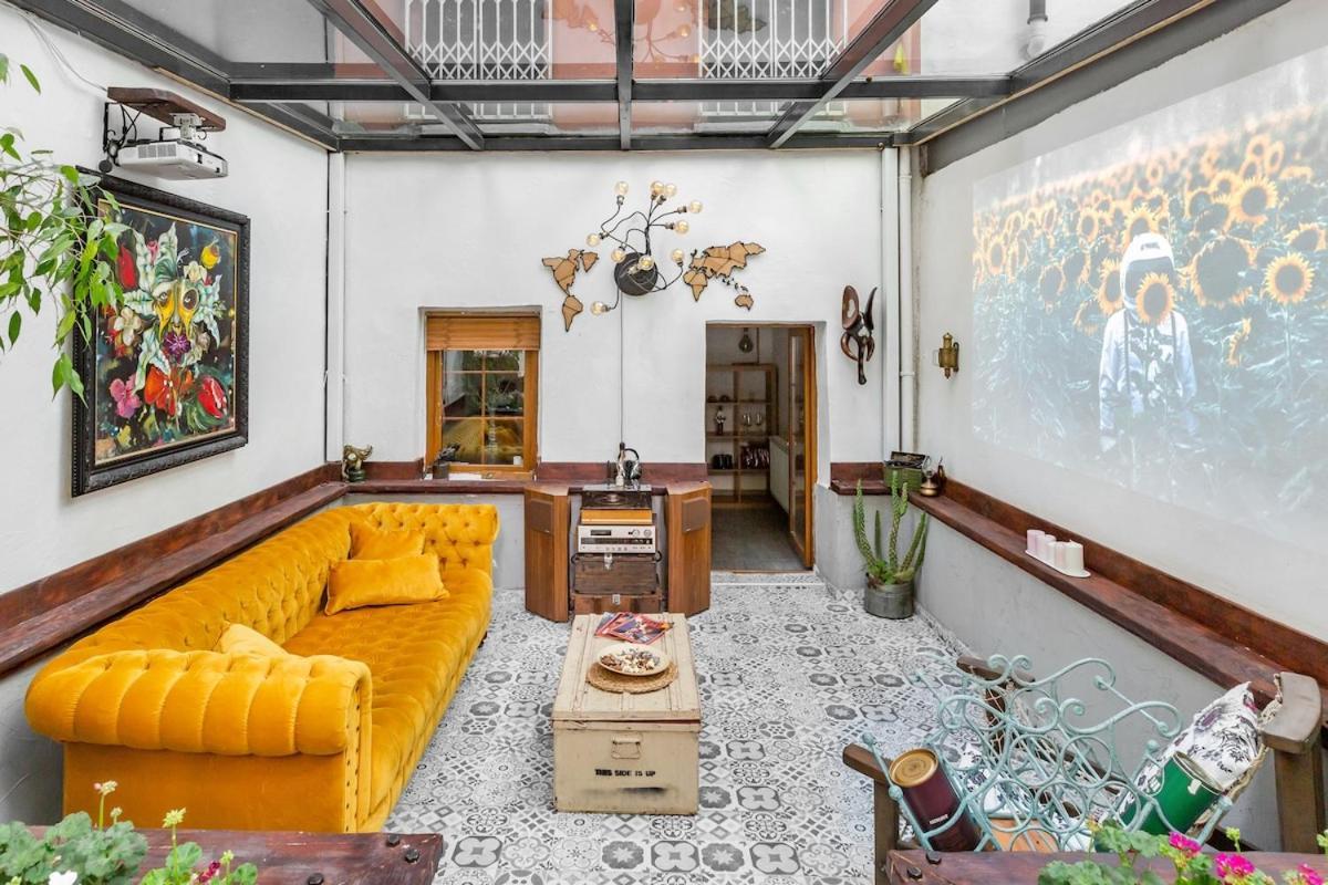 House Of Soul & Triplex With A Winter Garden Holiday home
