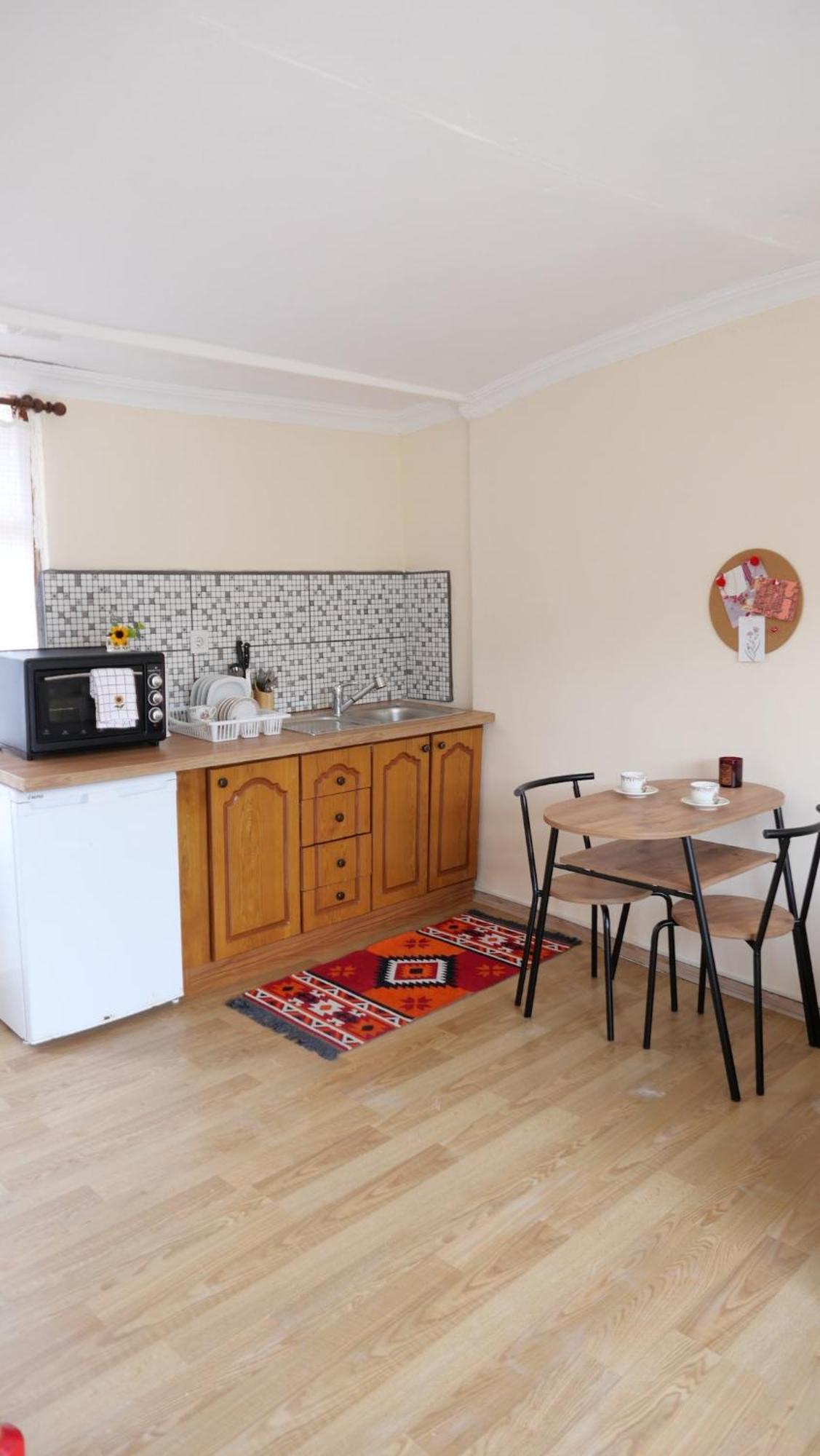 Stylish Triplex With Turkish Bath, Terrace, Location Villa