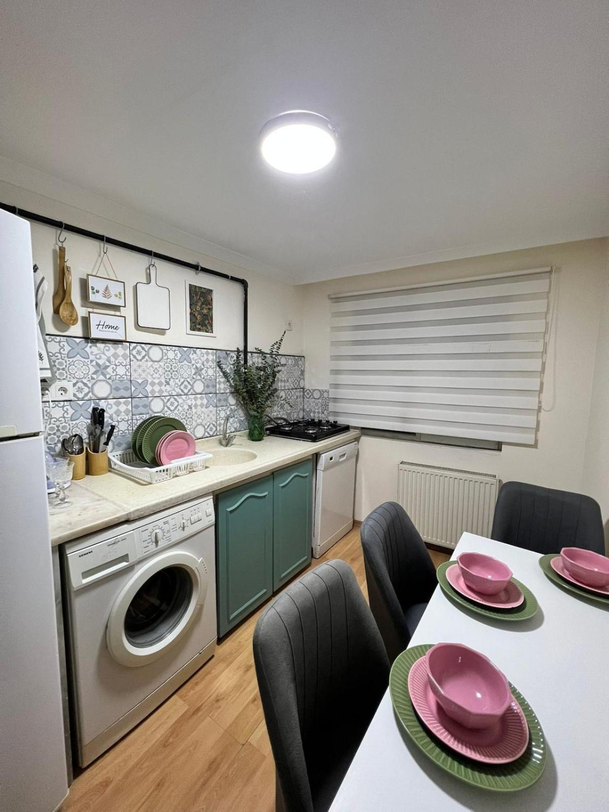 Stylish Triplex With Turkish Bath, Terrace, Location Villa