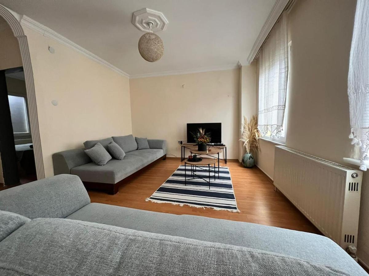 Villa Stylish Triplex With Turkish Bath, Terrace, Location