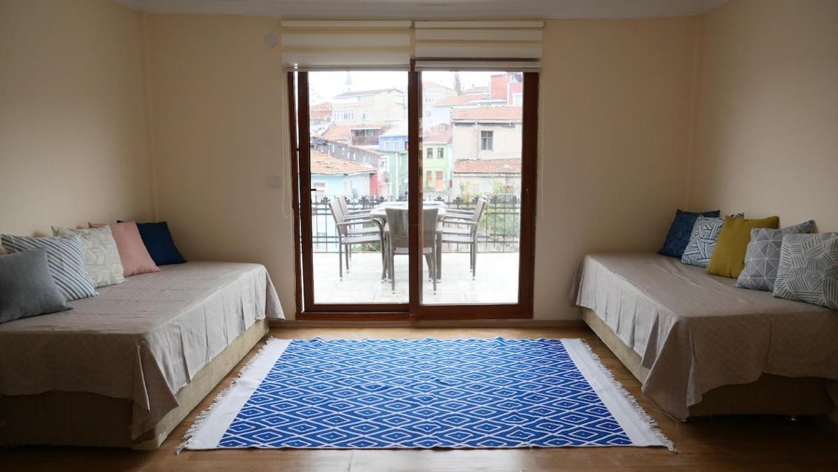 Villa Stylish Triplex With Turkish Bath, Terrace, Location