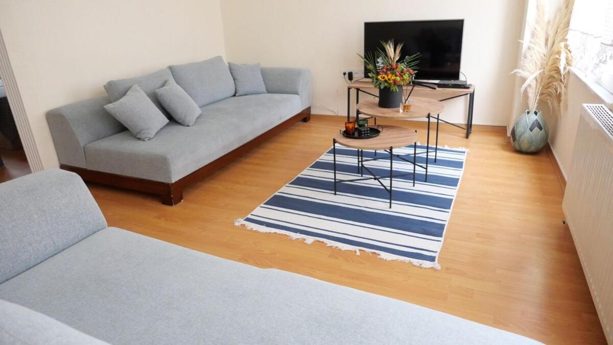Stylish Triplex With Turkish Bath, Terrace, Location Villa Istanbul
