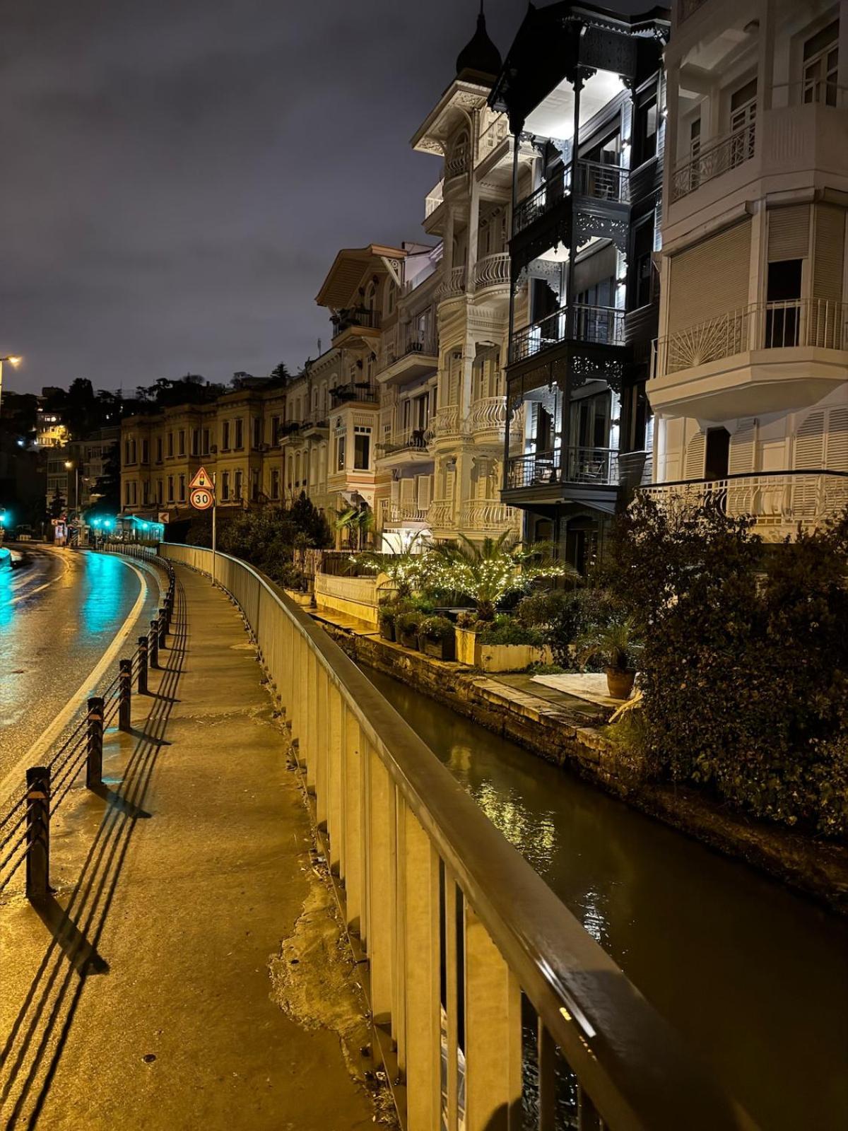 Historic White Mansion Bosphorus & Church View * Istanbul
