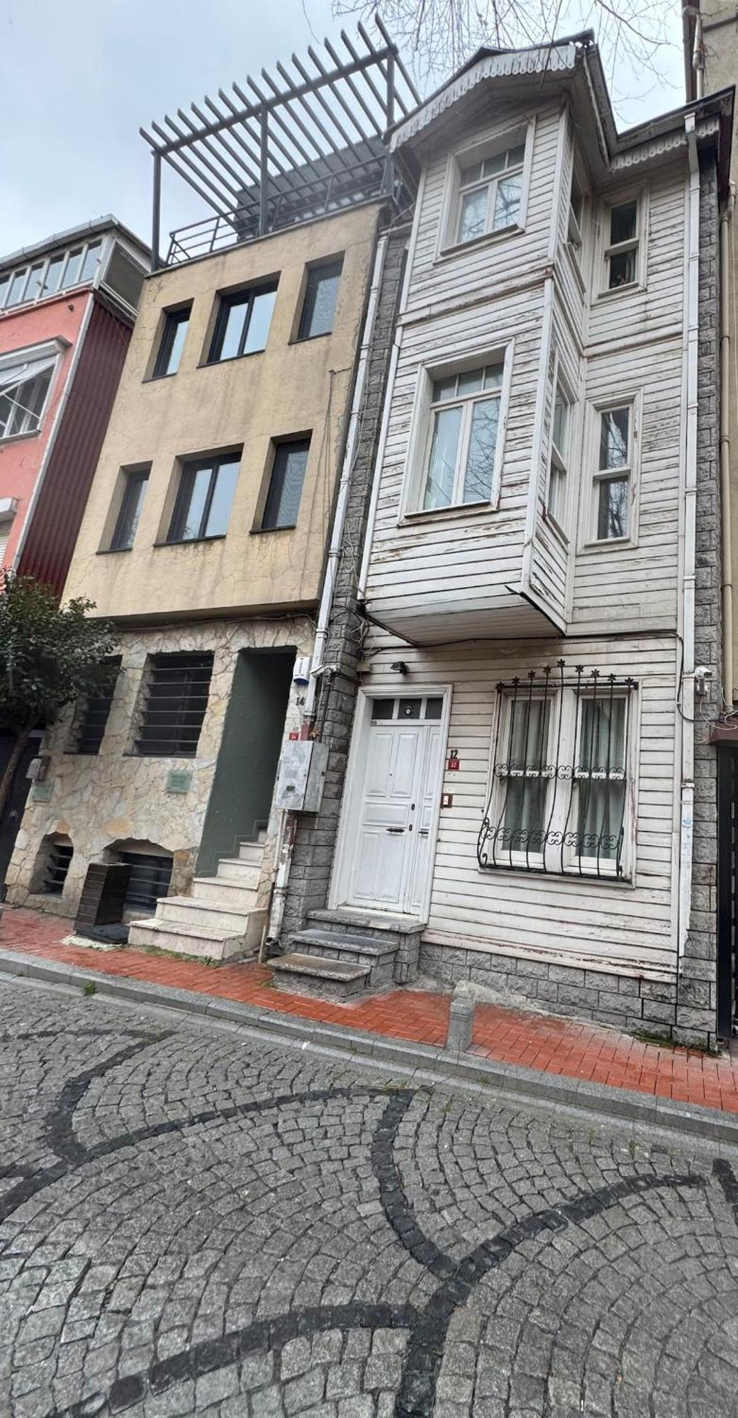 Historic White Mansion Bosphorus & Church View Holiday home