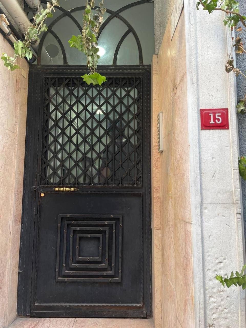 Amuer 1 * Istanbul