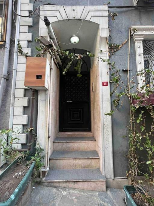 Amuer 1 Istanbul
