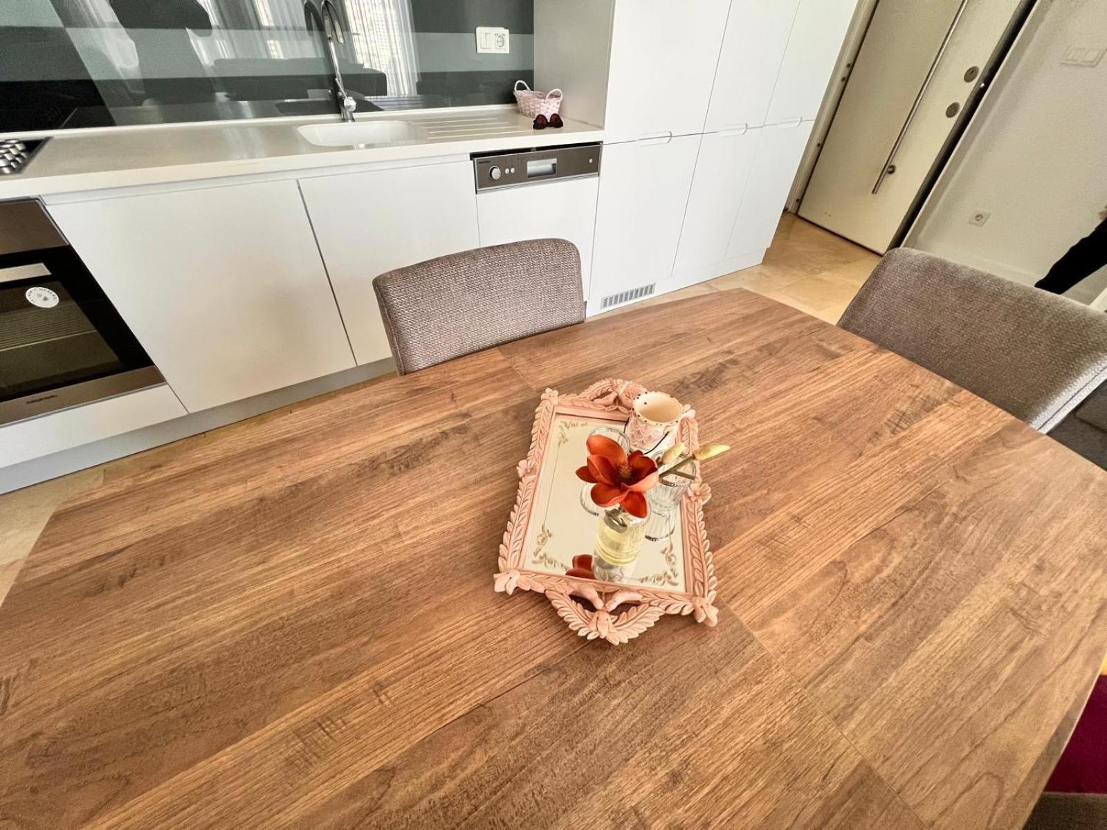 Apartment Divan - Guenesli Near Atakoey Metro Station Istanbul
