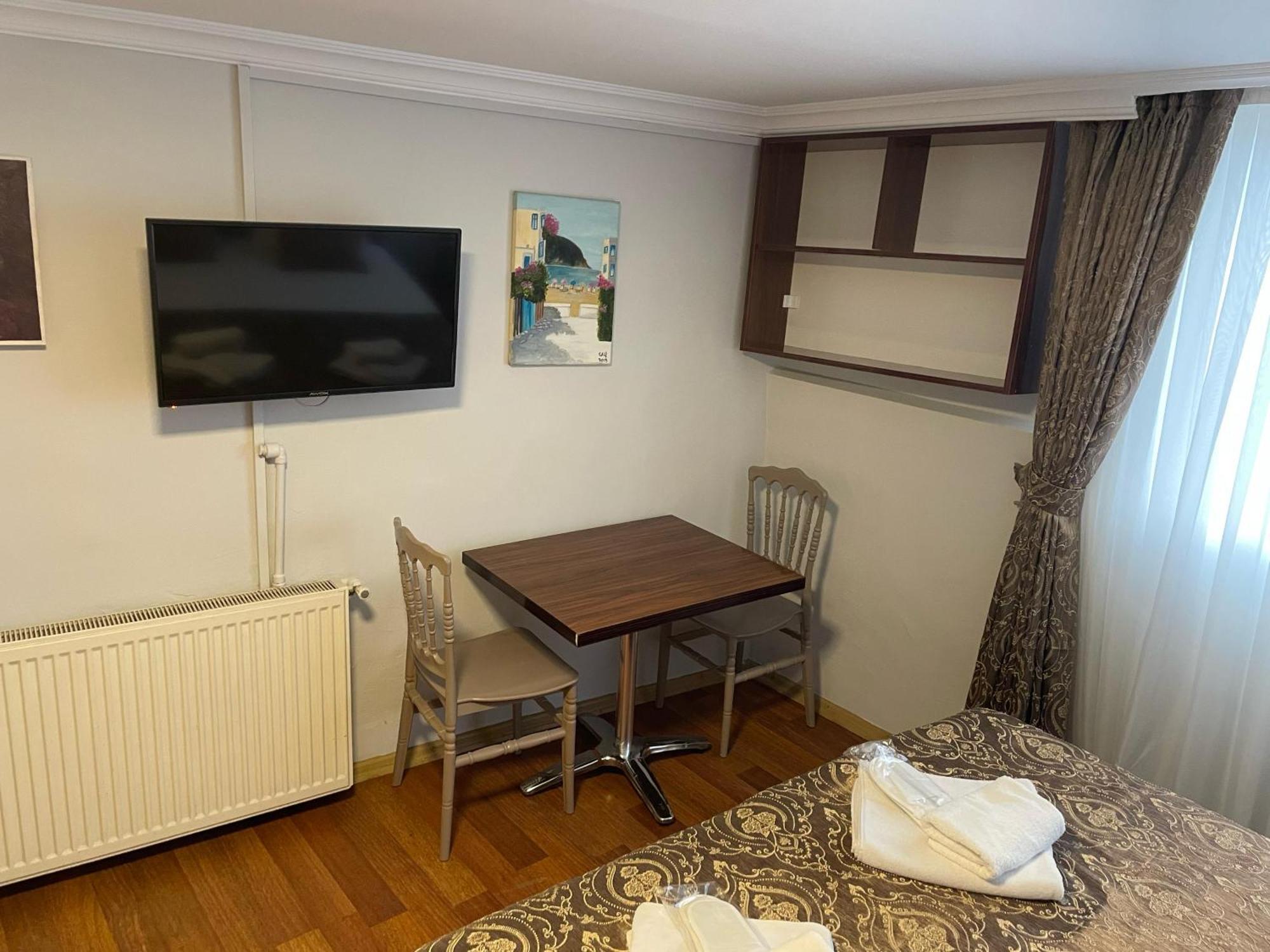 Grey House - Historical Peninsula Hotel