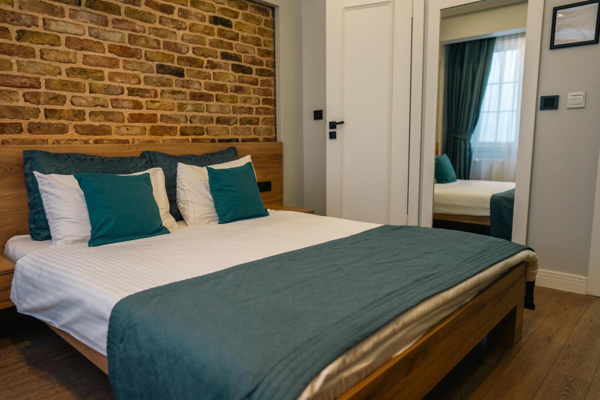 Taksim Santa Lucia Hotel *