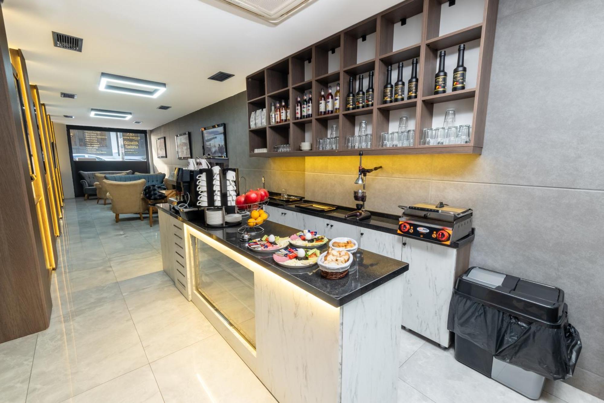 Luxury Life Hotel 3*