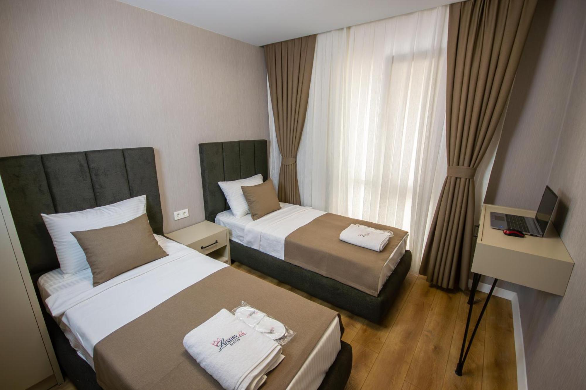 Hotel Luxury Life 3*