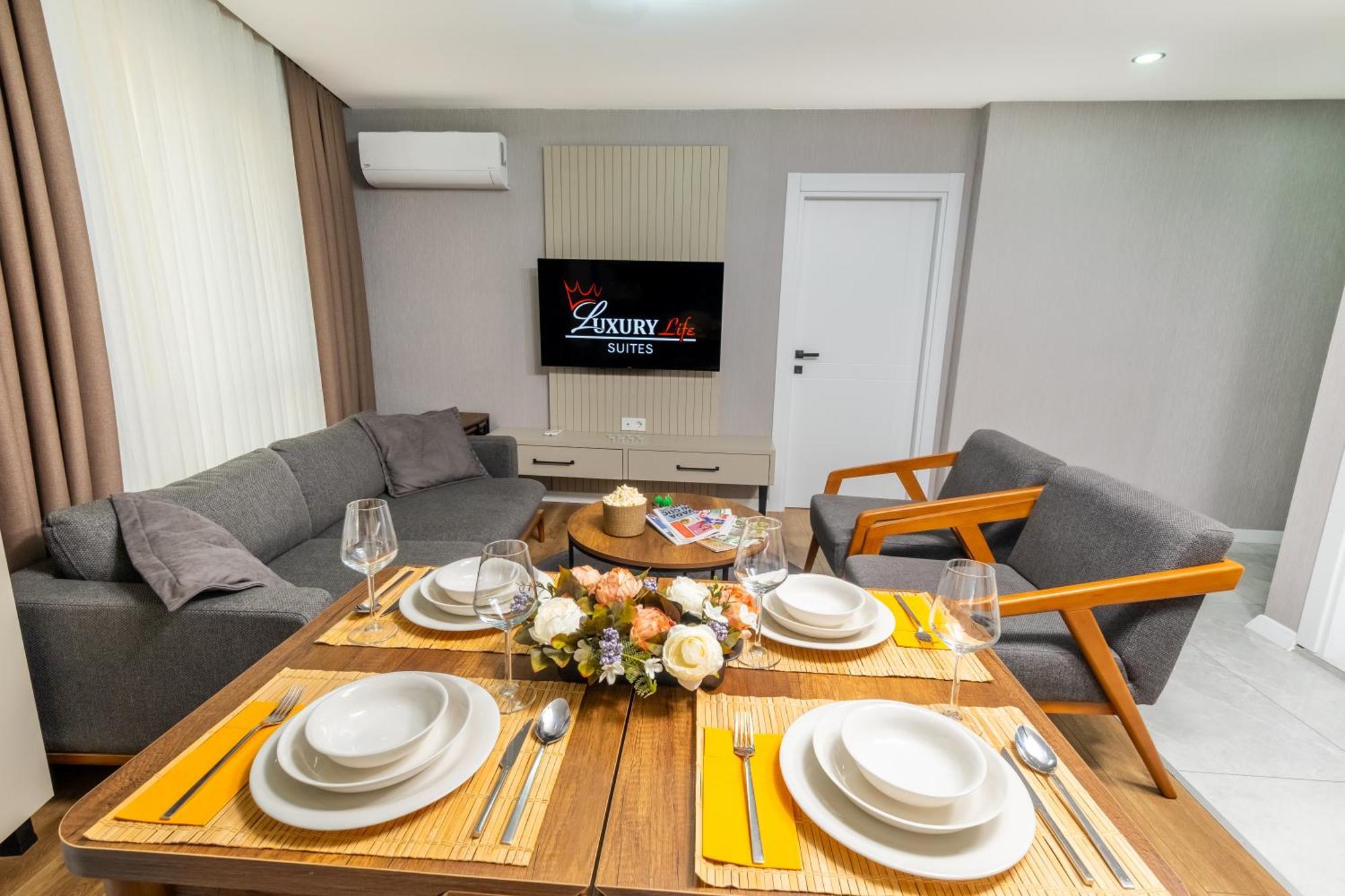 Luxury Life Hotel