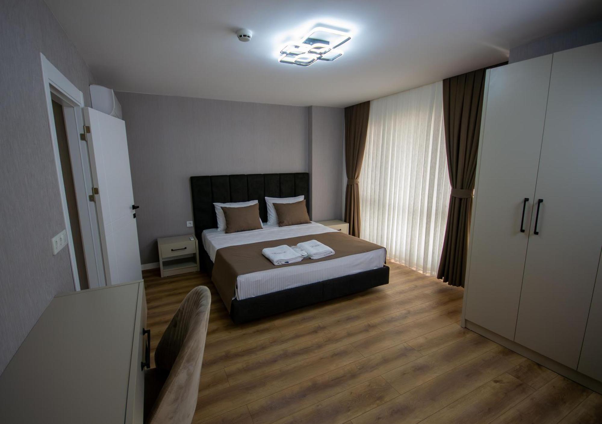Luxury Life Hotel