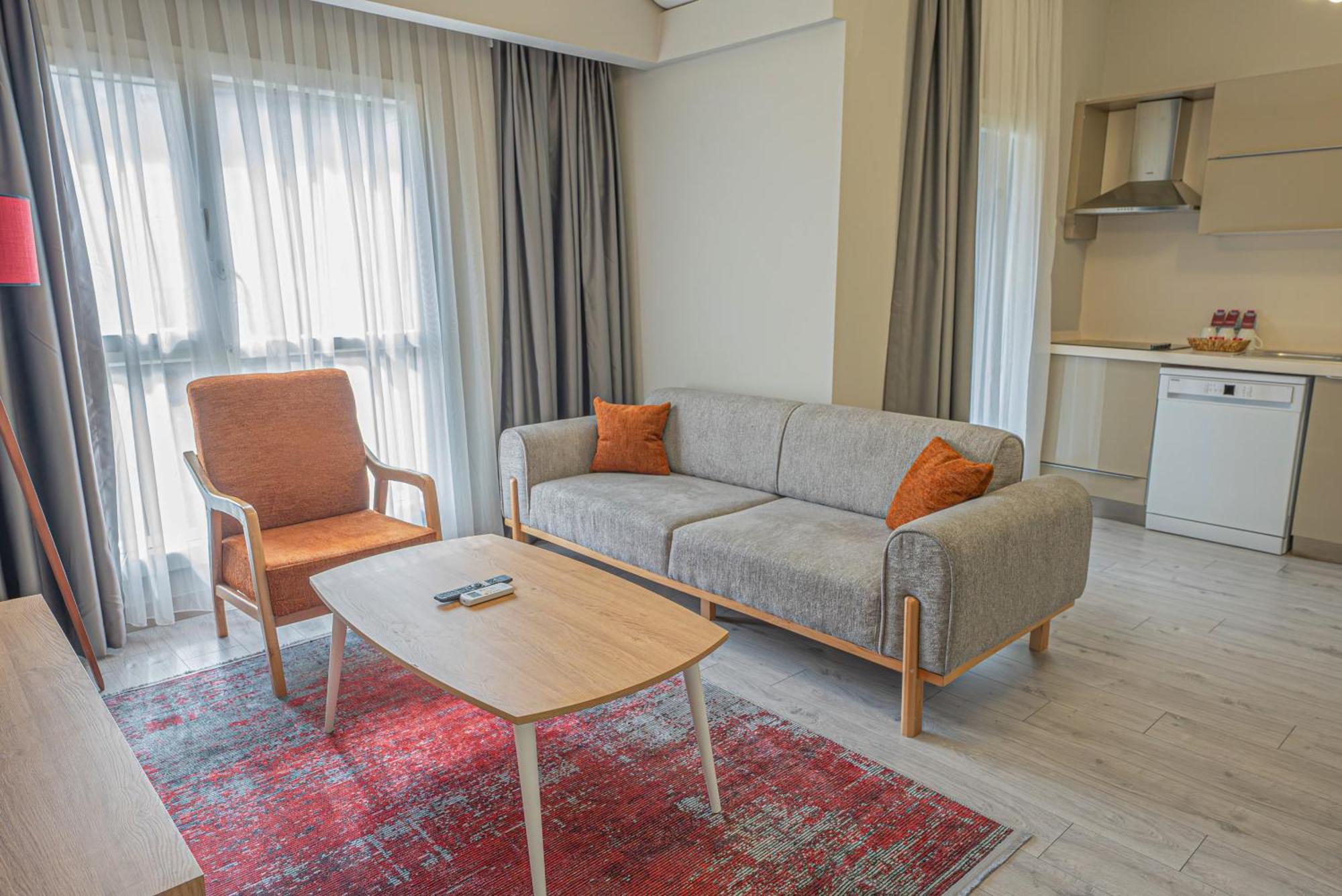 Western & Residences 4*