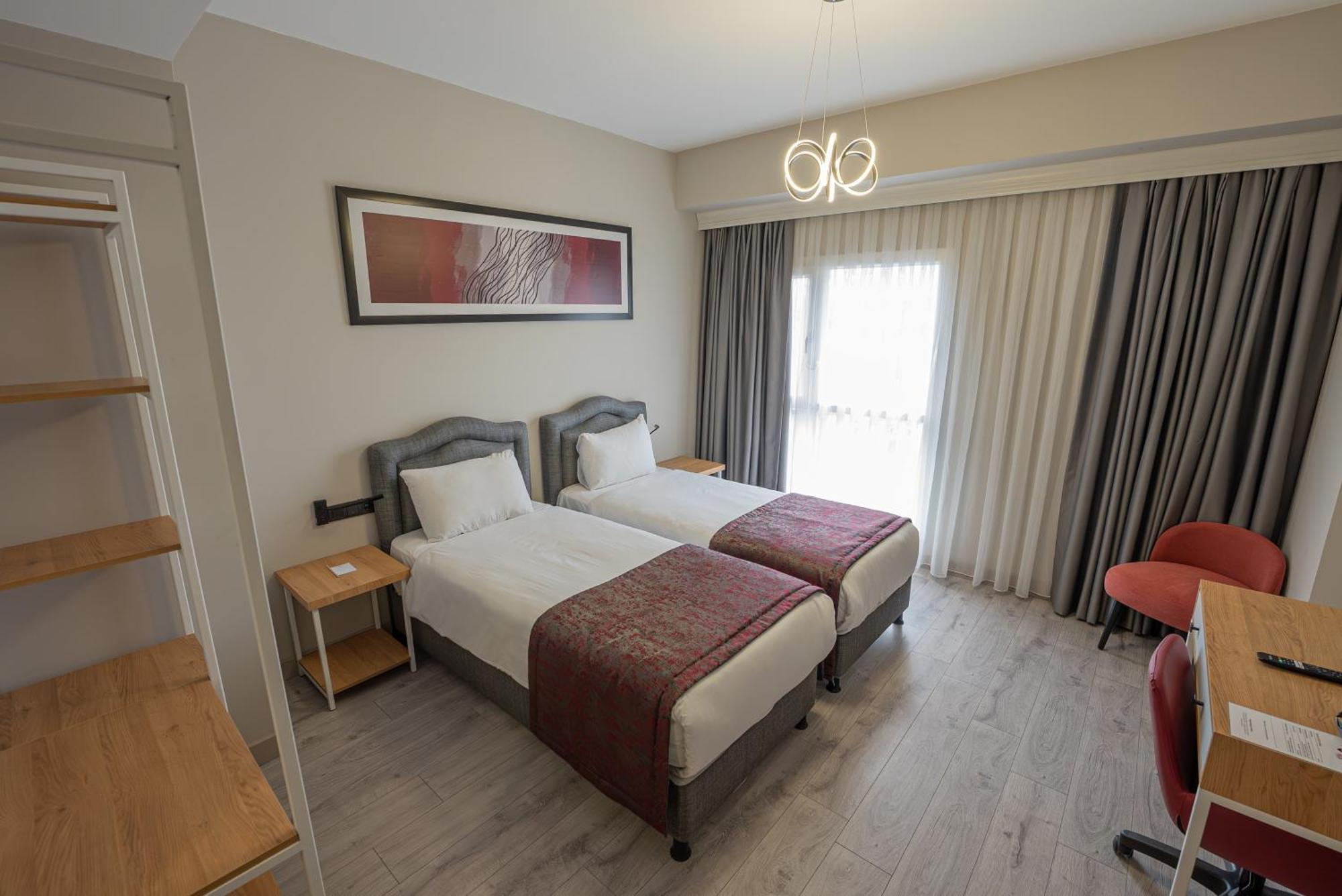 Western & Residences Hotel 4*
