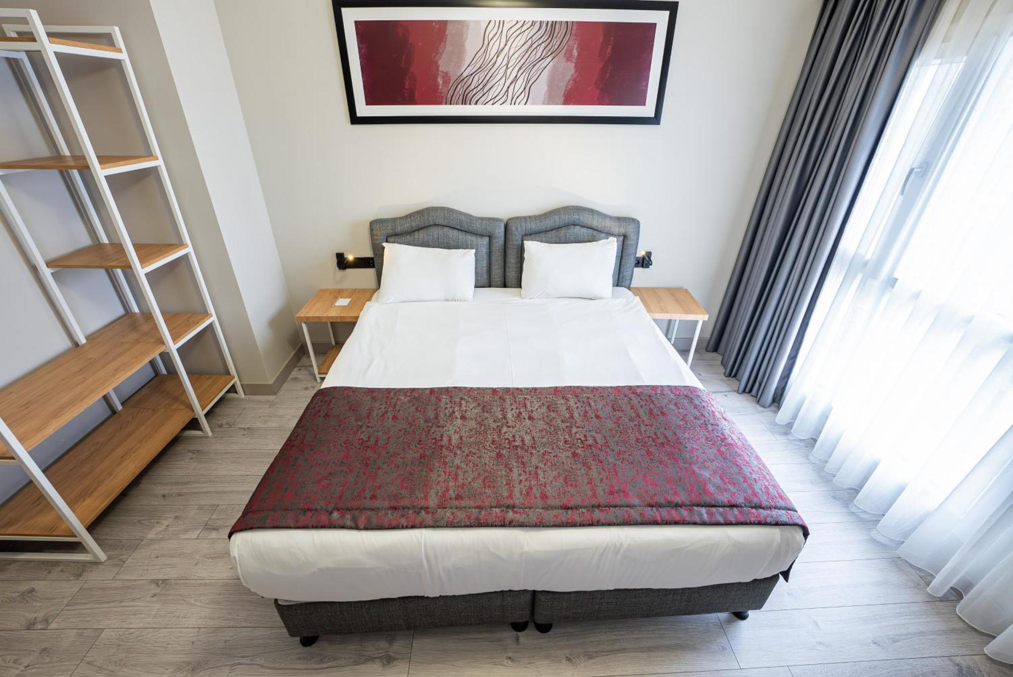 Western & Residences 4*