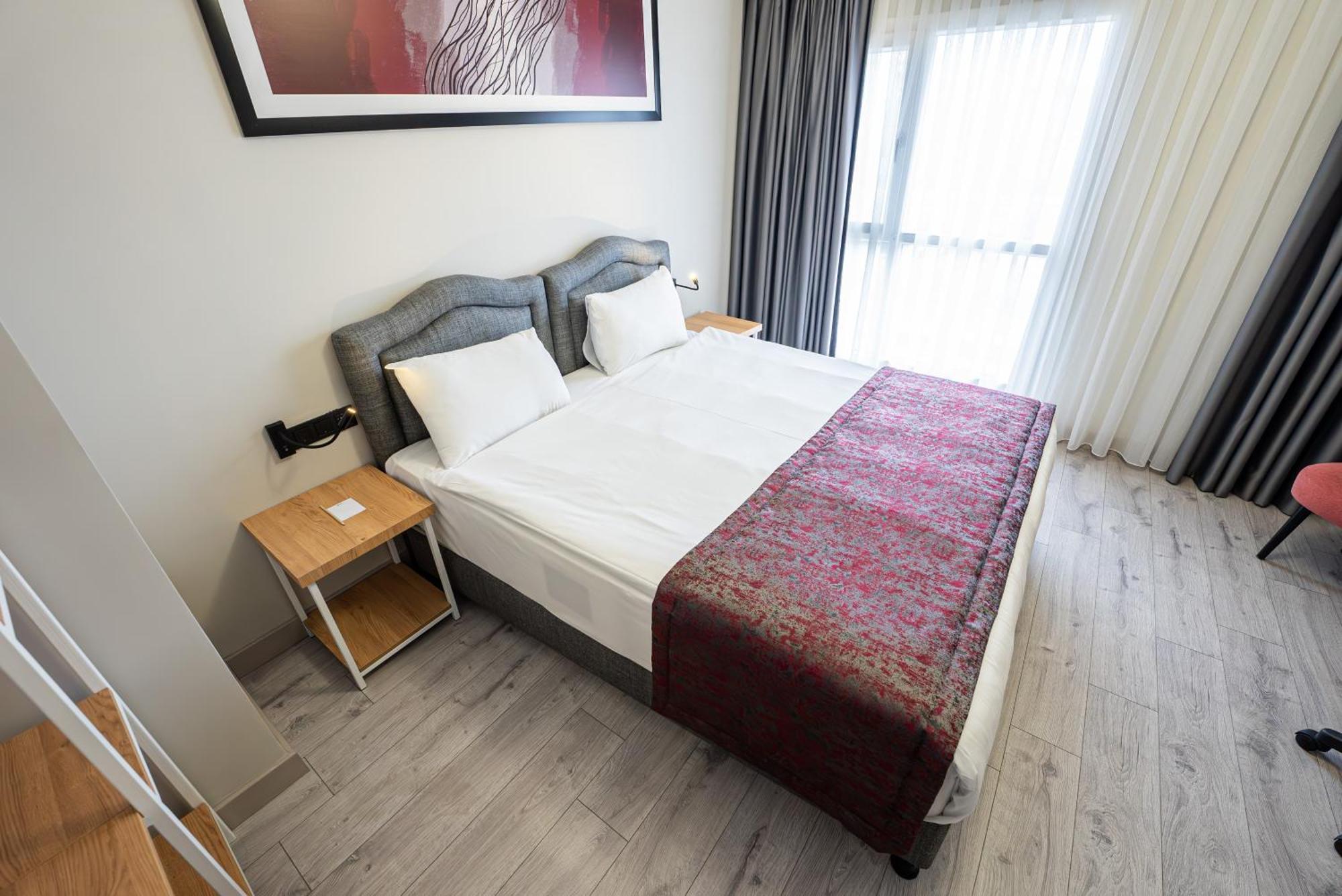 Western & Residences Hotel 4*