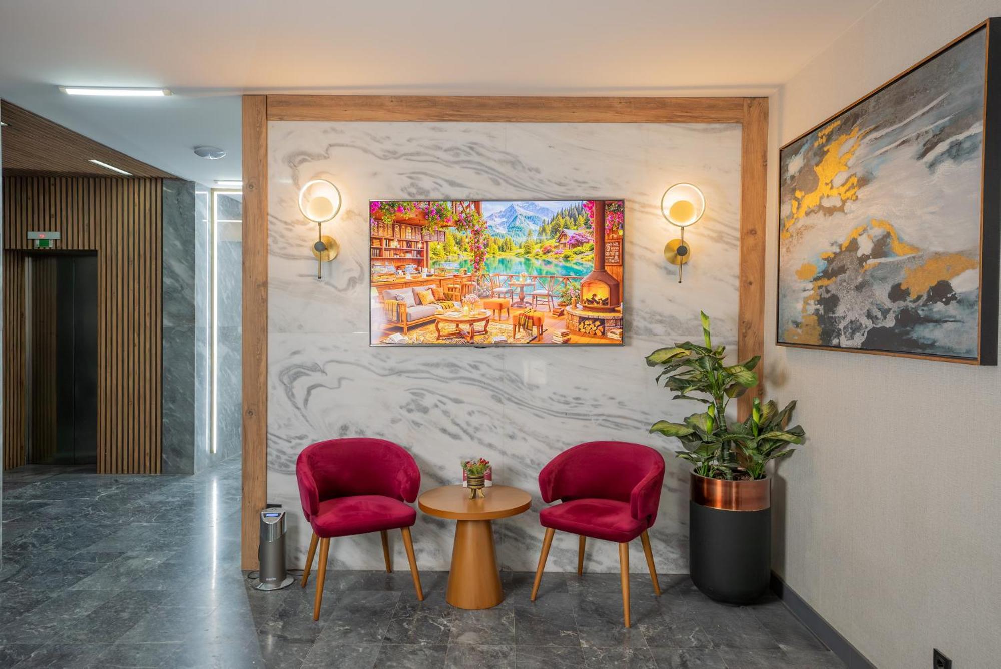 Hotel Western & Residences 4*