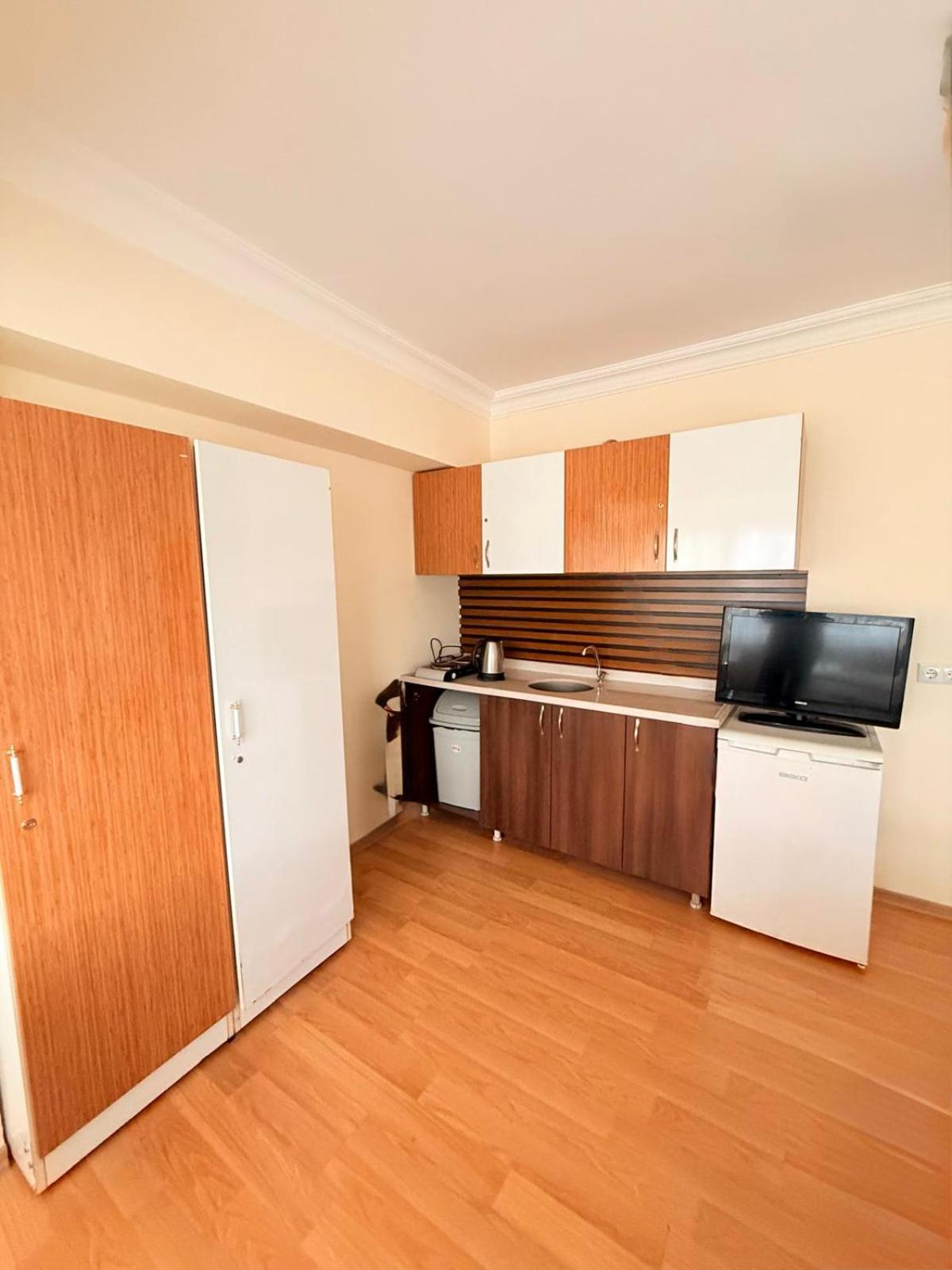 Aparthotel Halic *