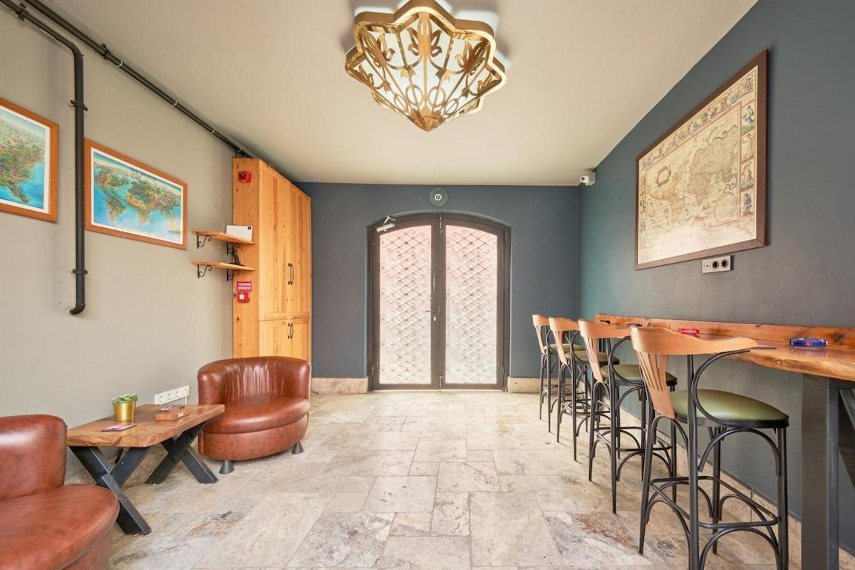 Modern Furnished Historical Building *