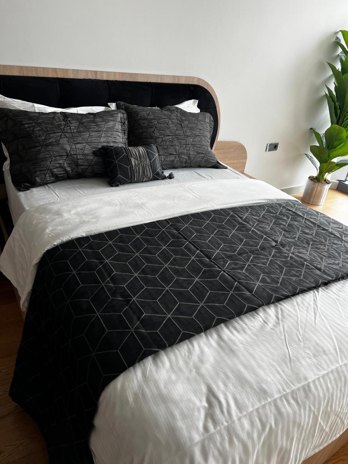 Luxury In The 40 Floor Apartment
