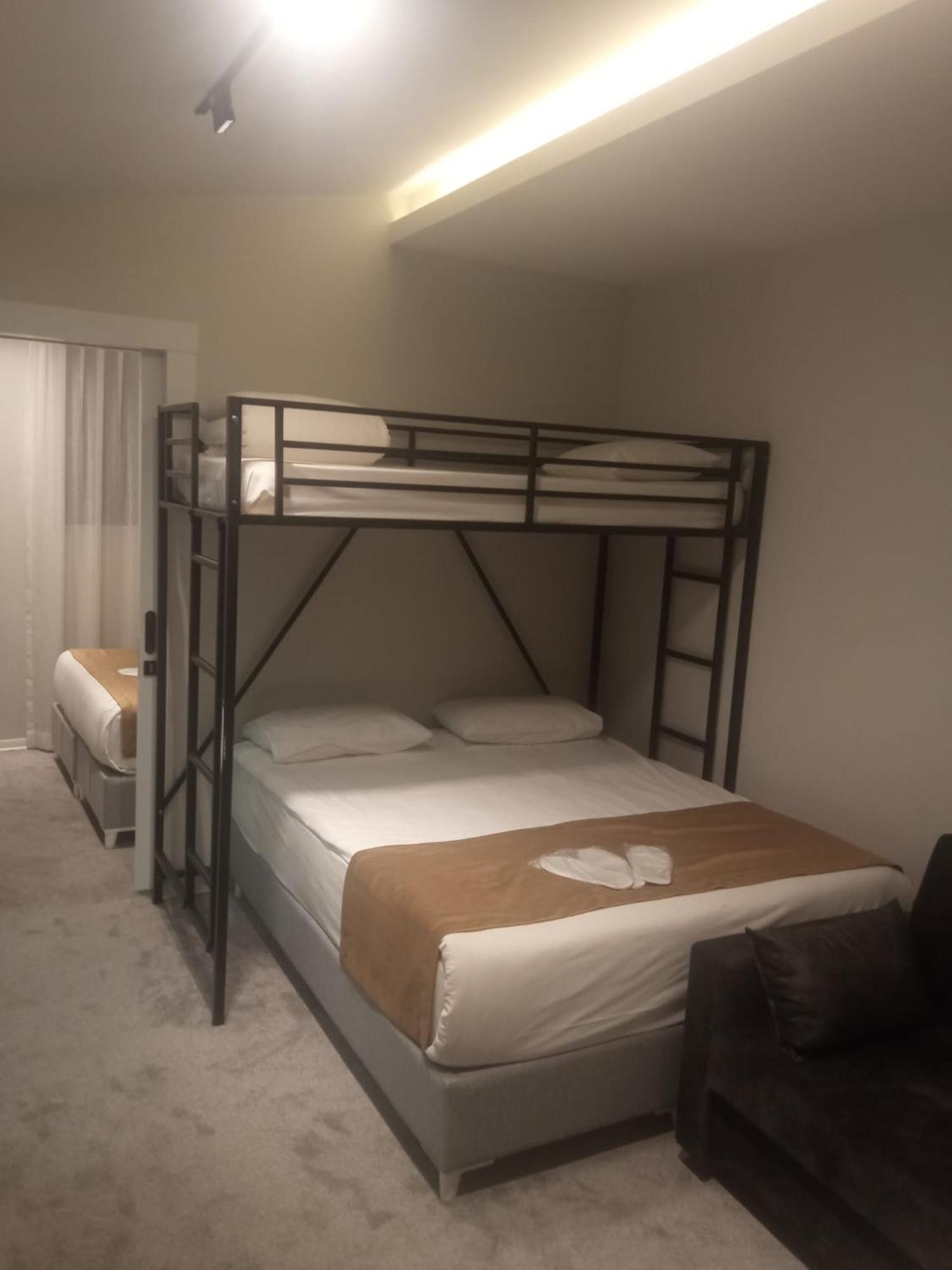 Istanbul Holiday Hotel 3*