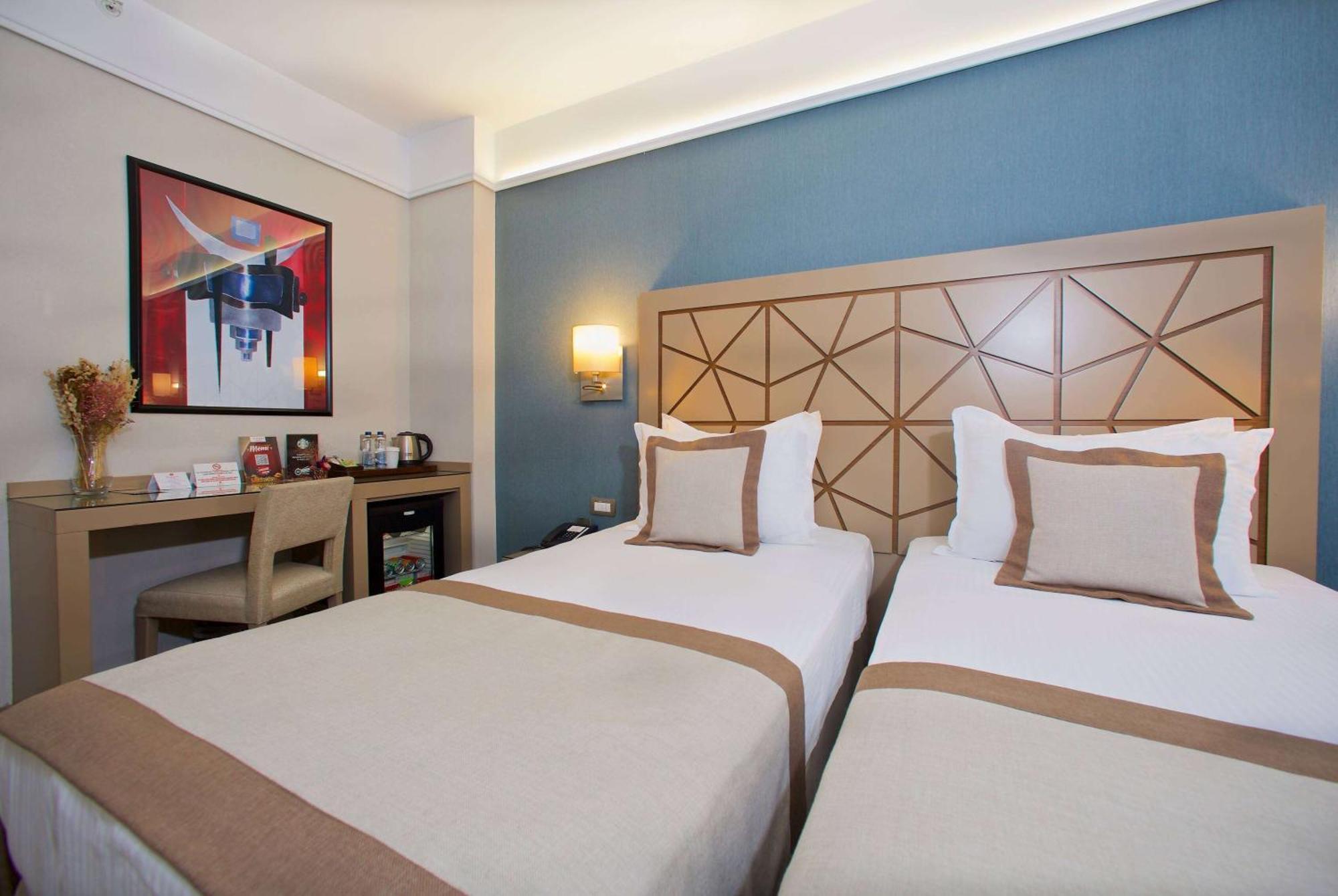 Hotel Ramada By Wyndham Taksim 4*
