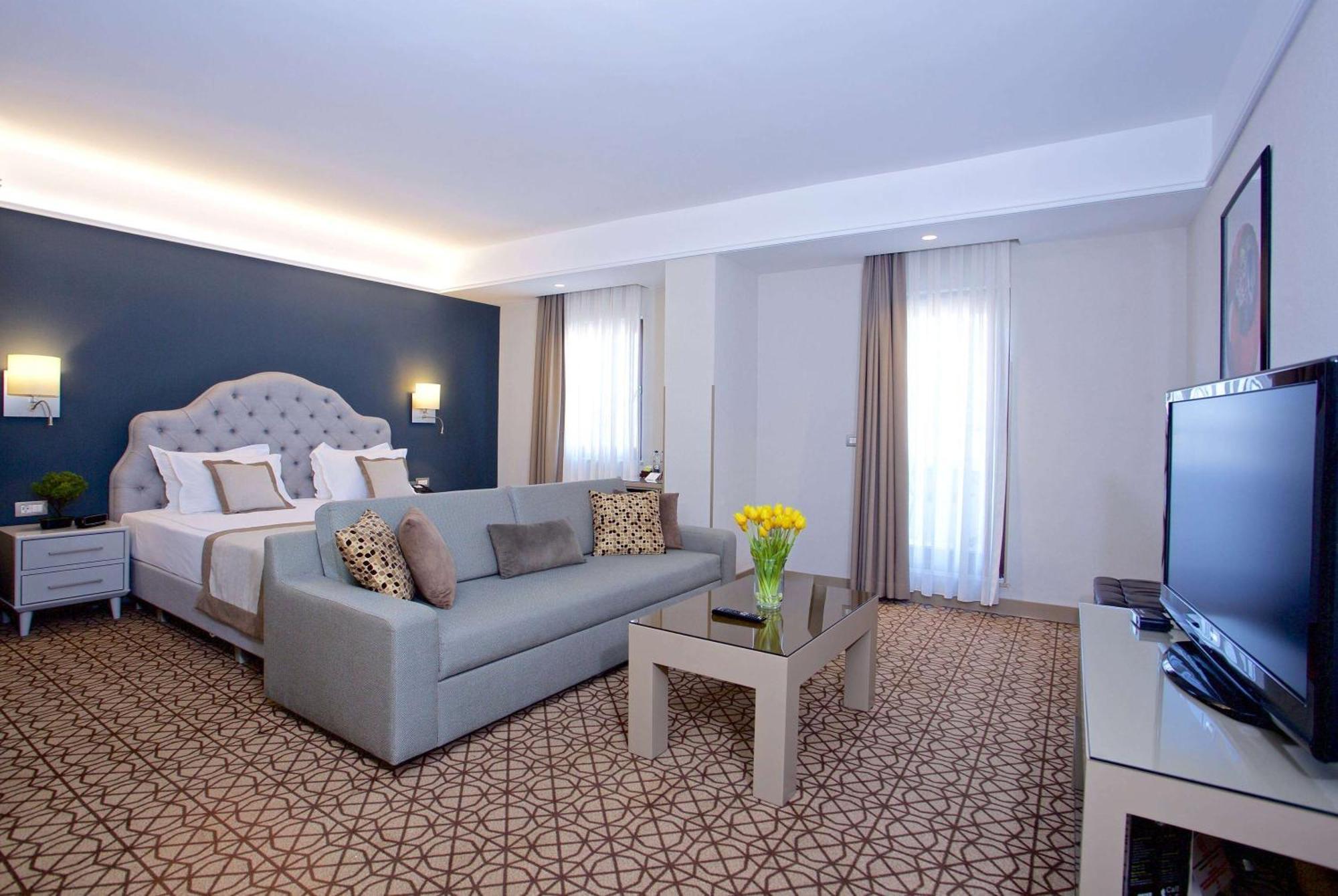 Ramada By Wyndham Taksim Hotel 4*