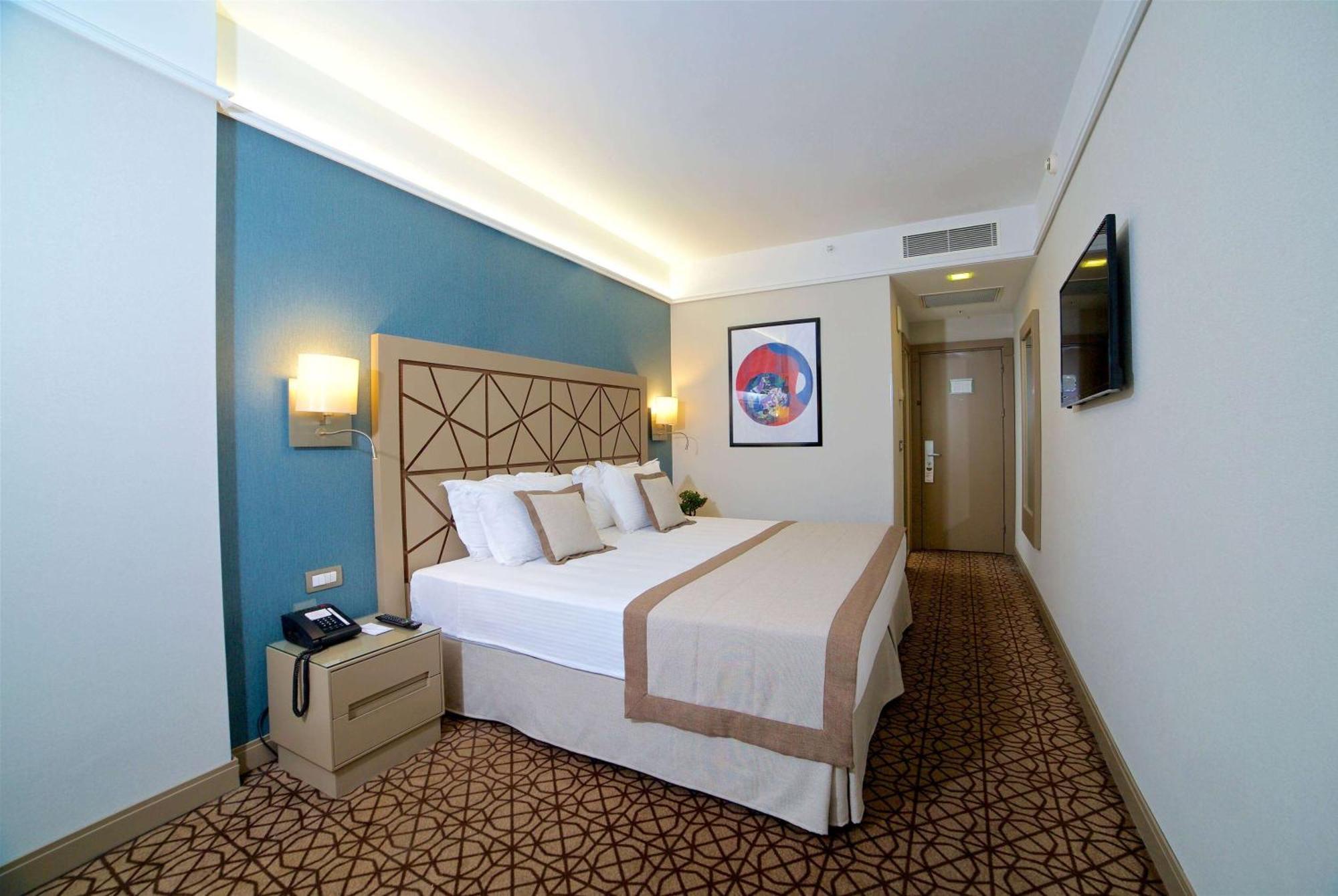 Ramada By Wyndham Taksim Hotel 4*