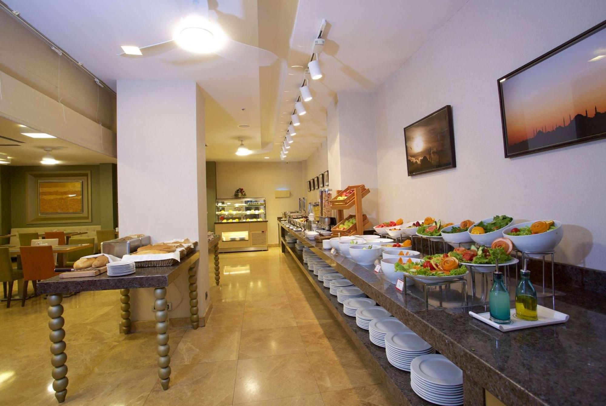 Hotel Ramada By Wyndham Taksim 4*