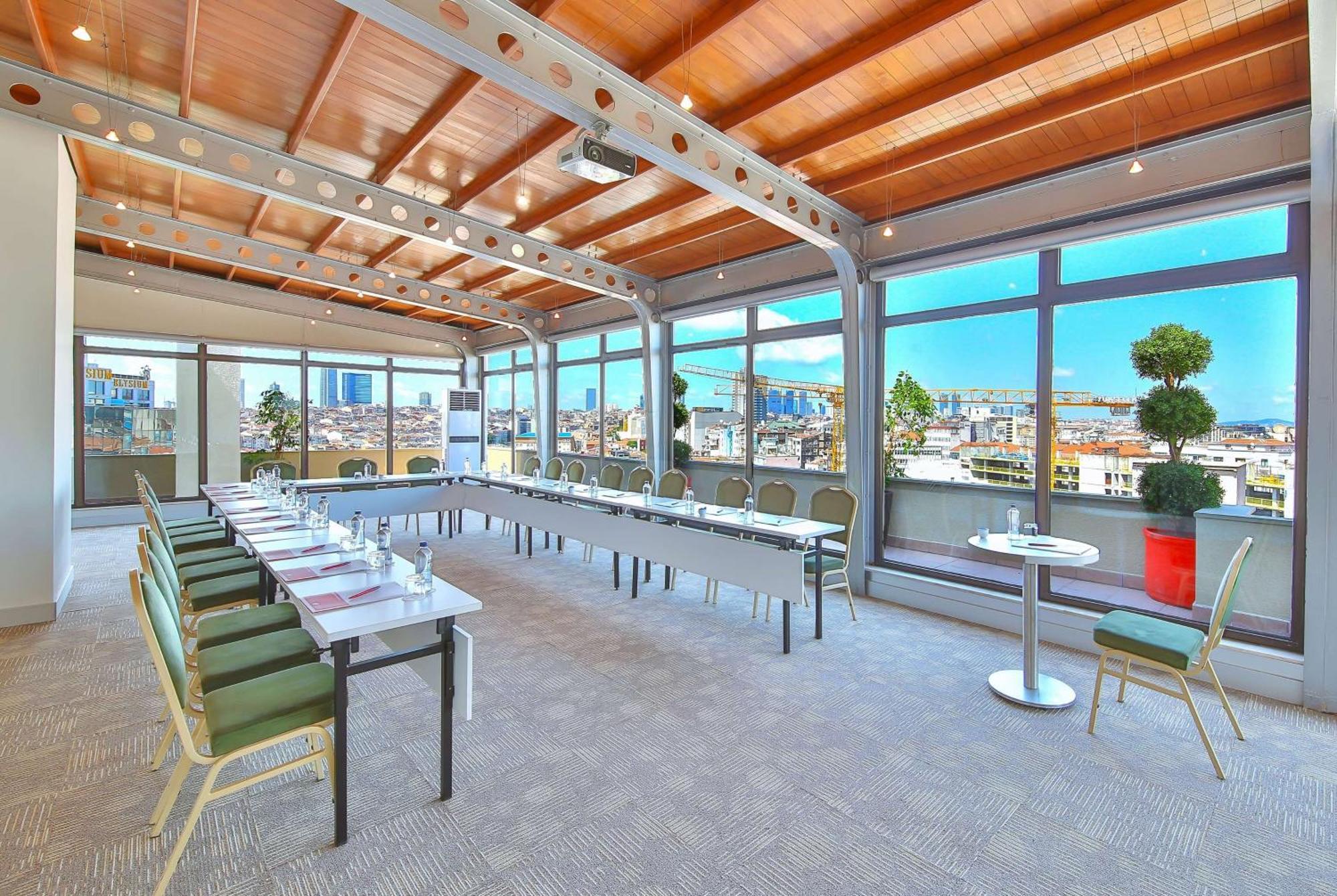 Ramada By Wyndham Taksim Hotel