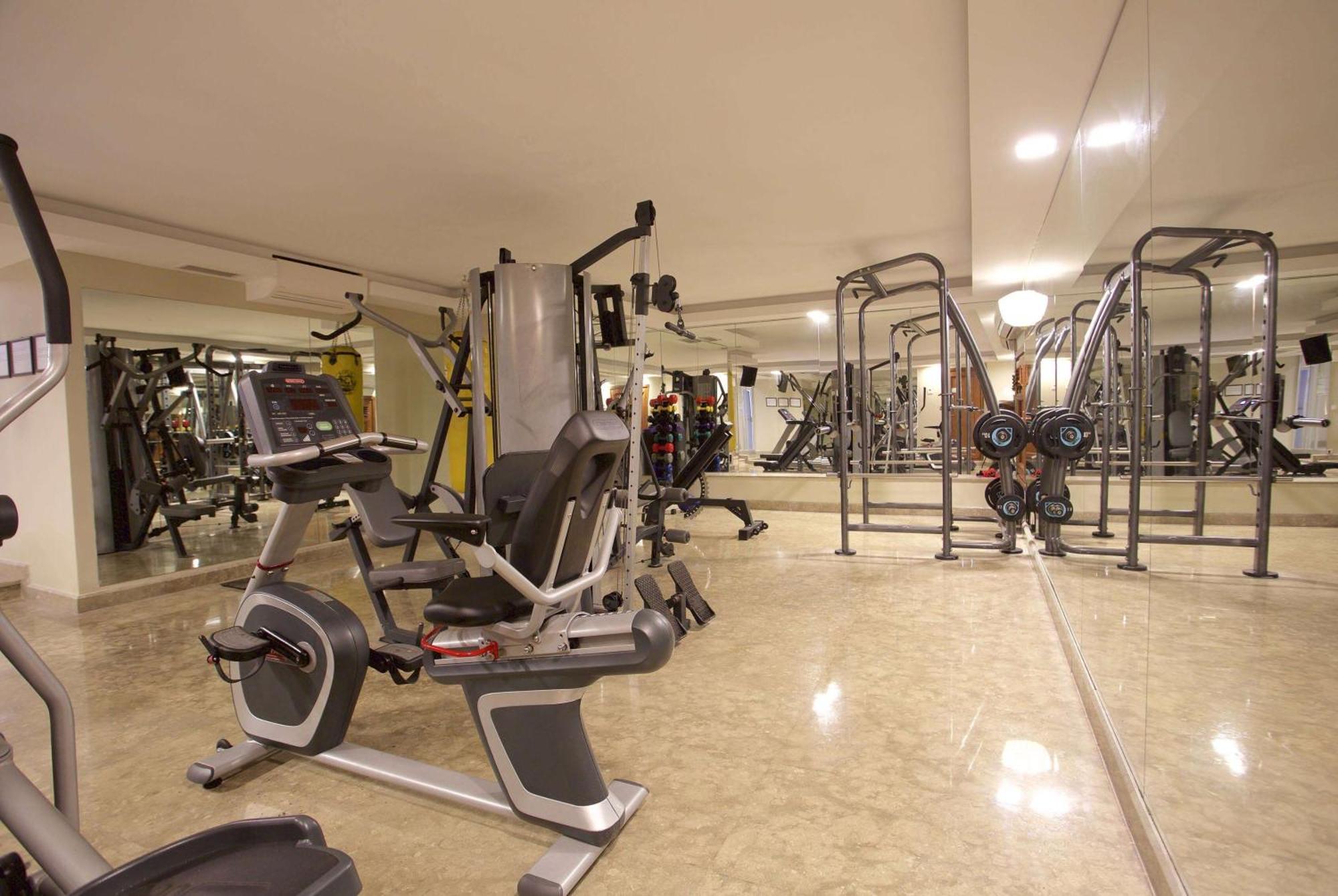 Ramada By Wyndham Taksim 4*