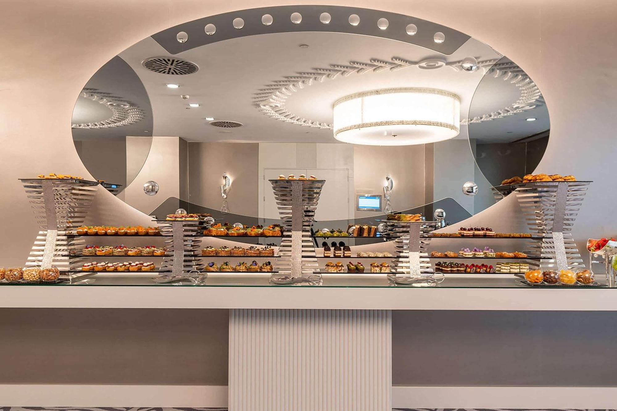 Wyndham Grand Kalamış Marina Otel İstanbul