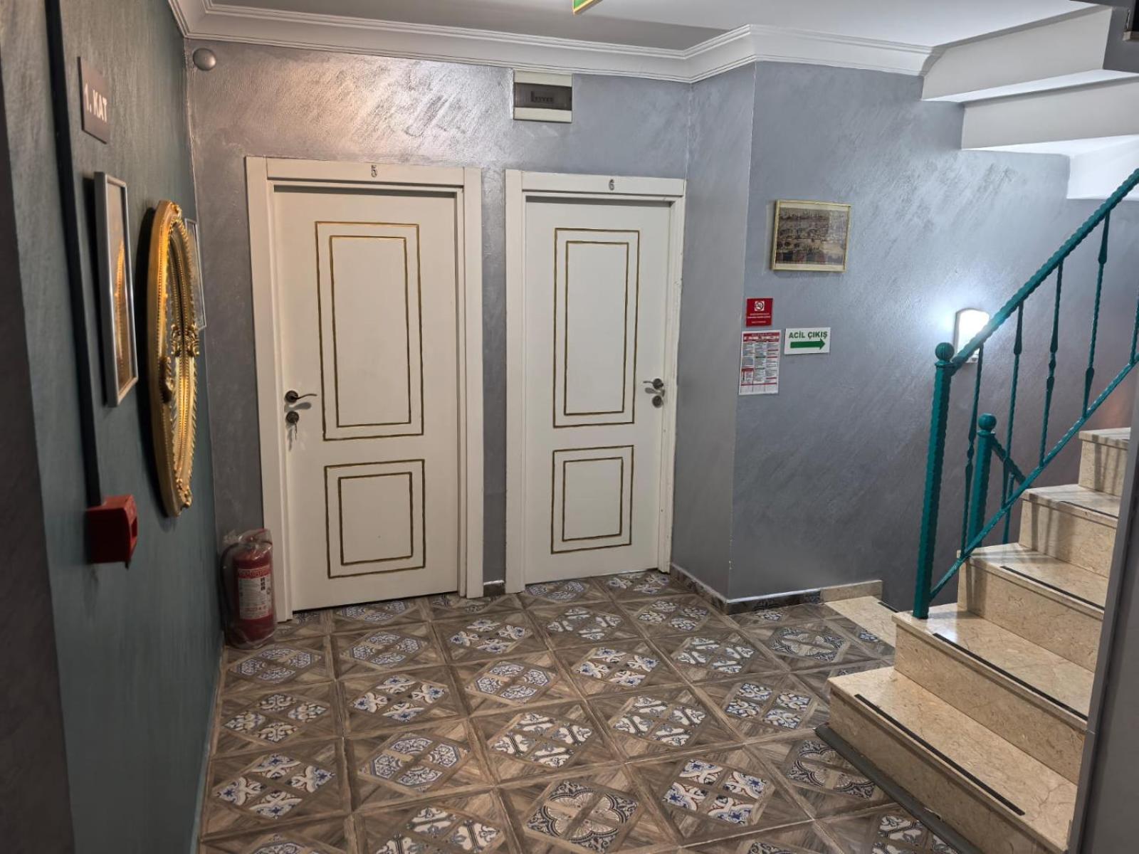 Old Aparthotel *