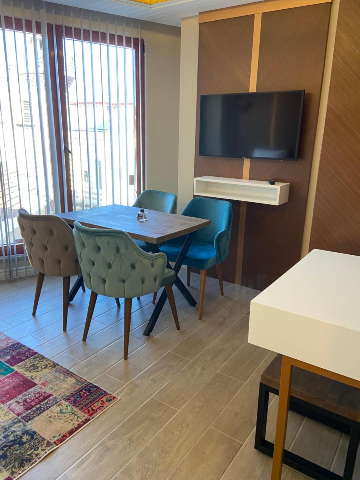 Town Hotel 3*
