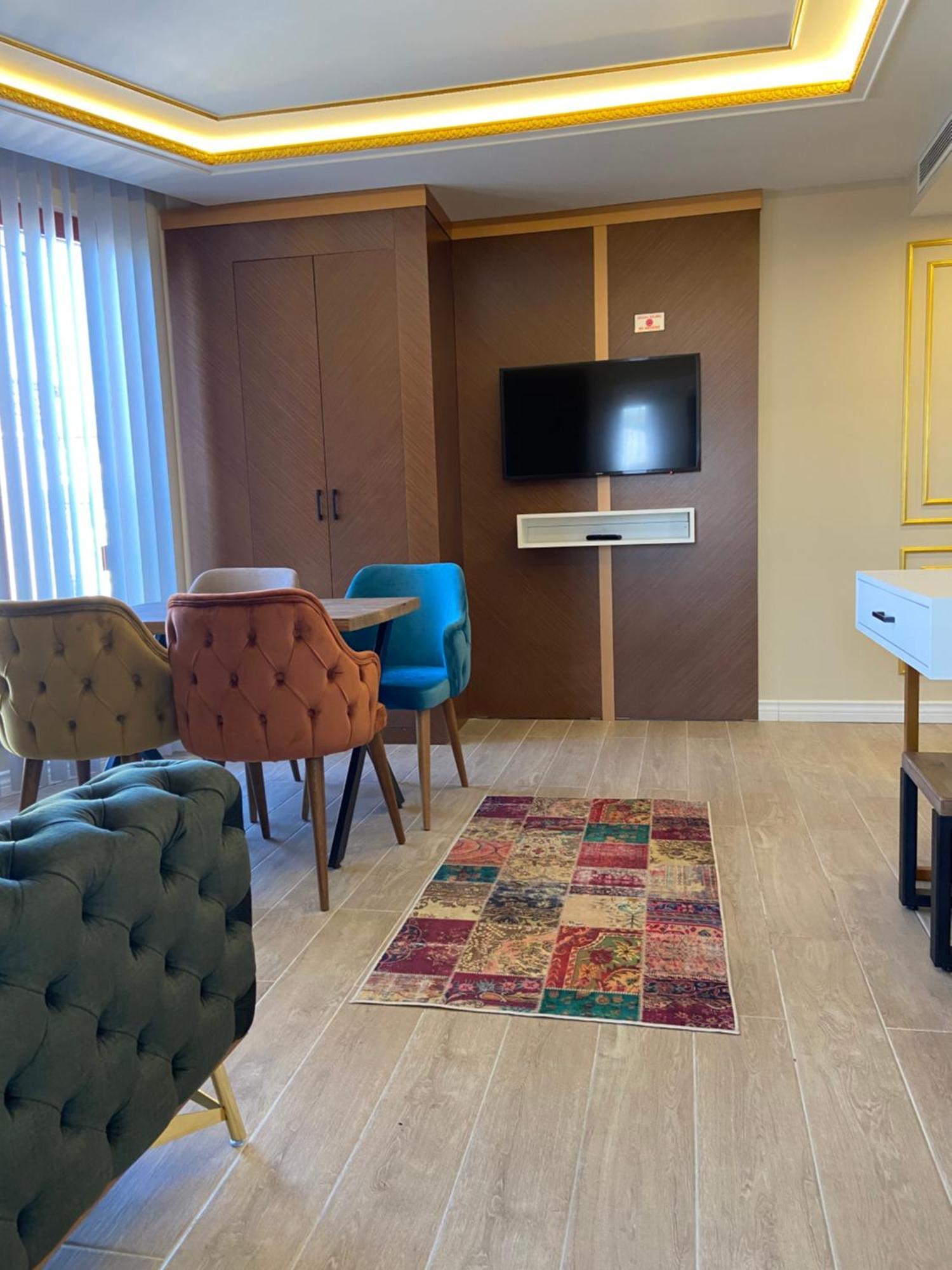 Town Hotel 3*
