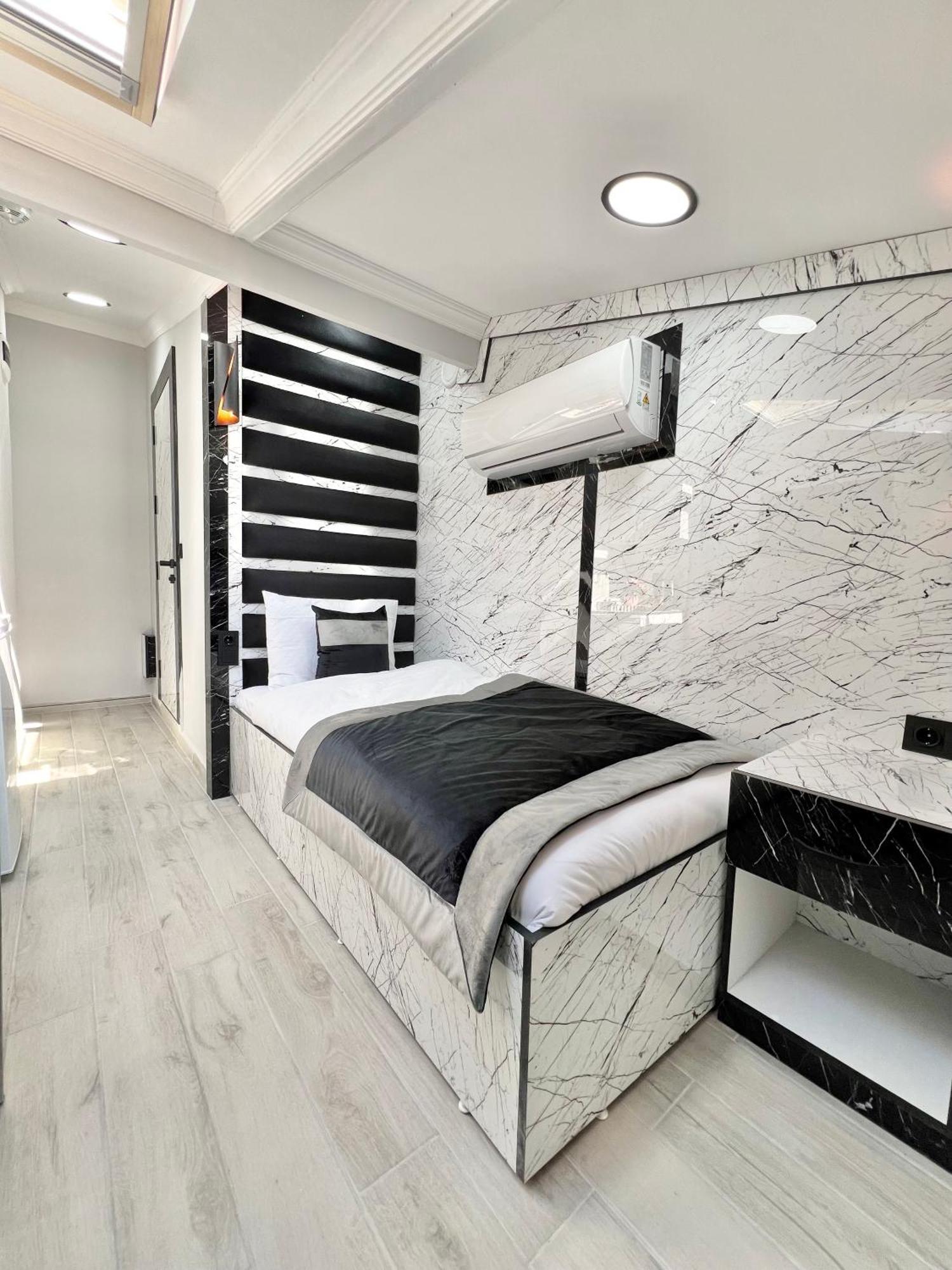Apart Otel Taksim Larissa