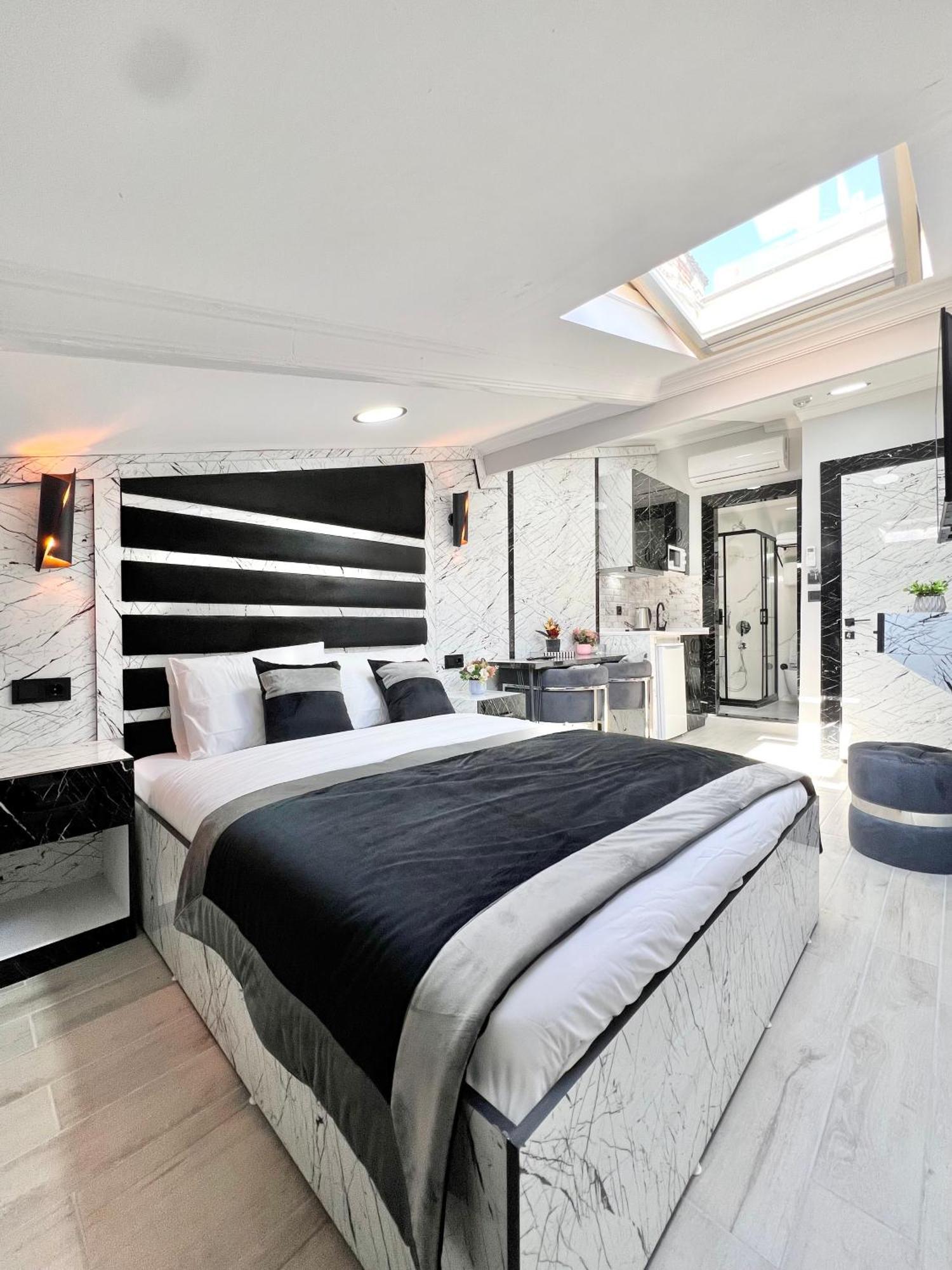 Taksim Larissa 2* İstanbul