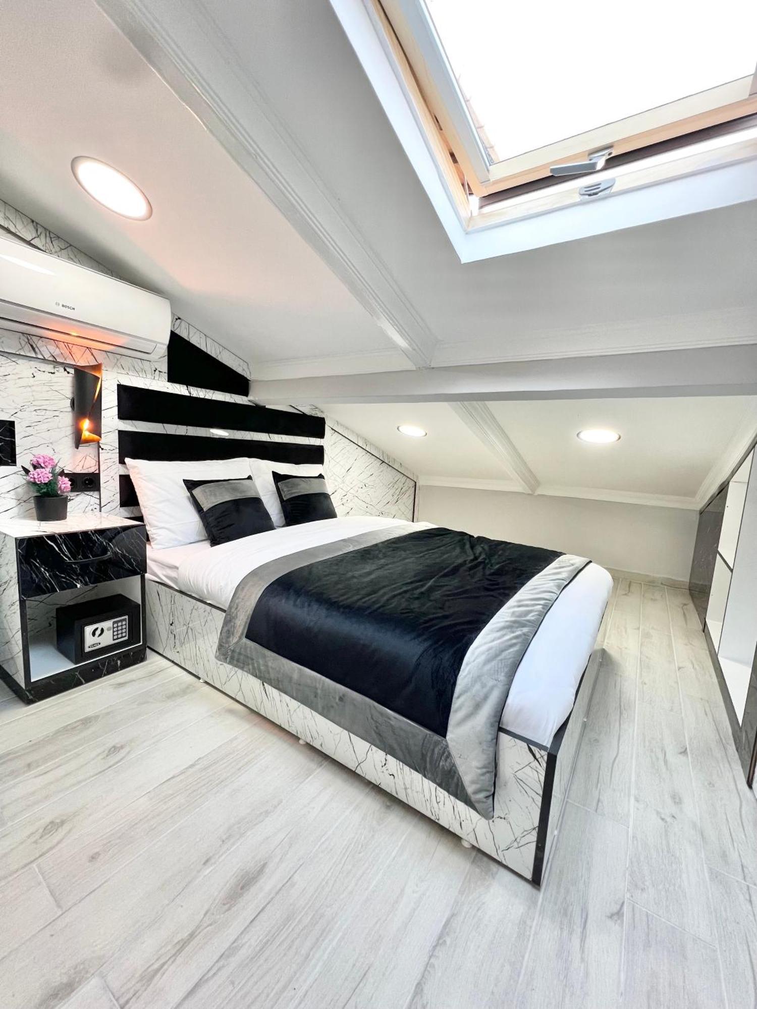 Taksim Larissa Apart Otel 2*